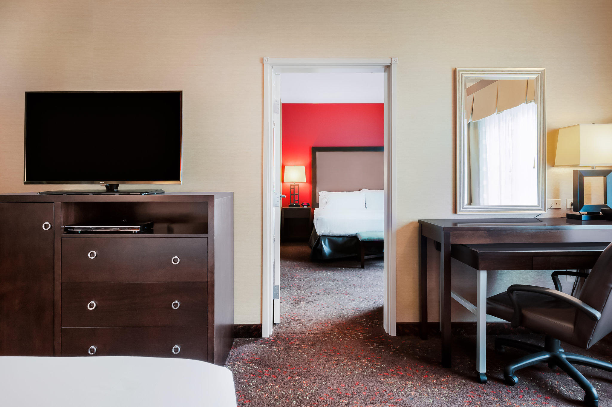 Holiday Inn Express & Suites Missoula Northwest Photo