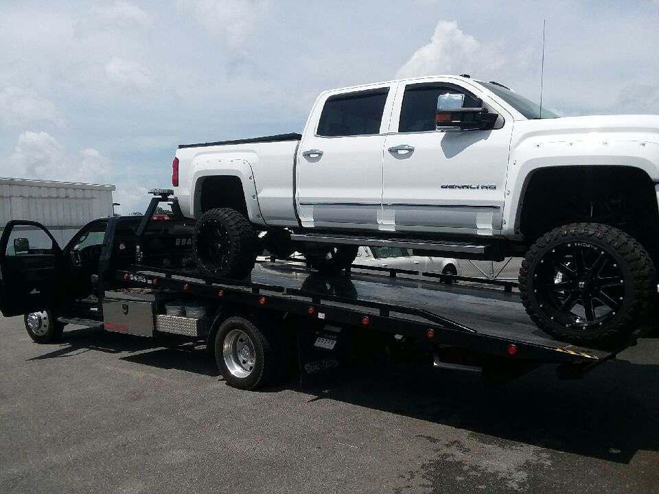 Steve's Towing Photo