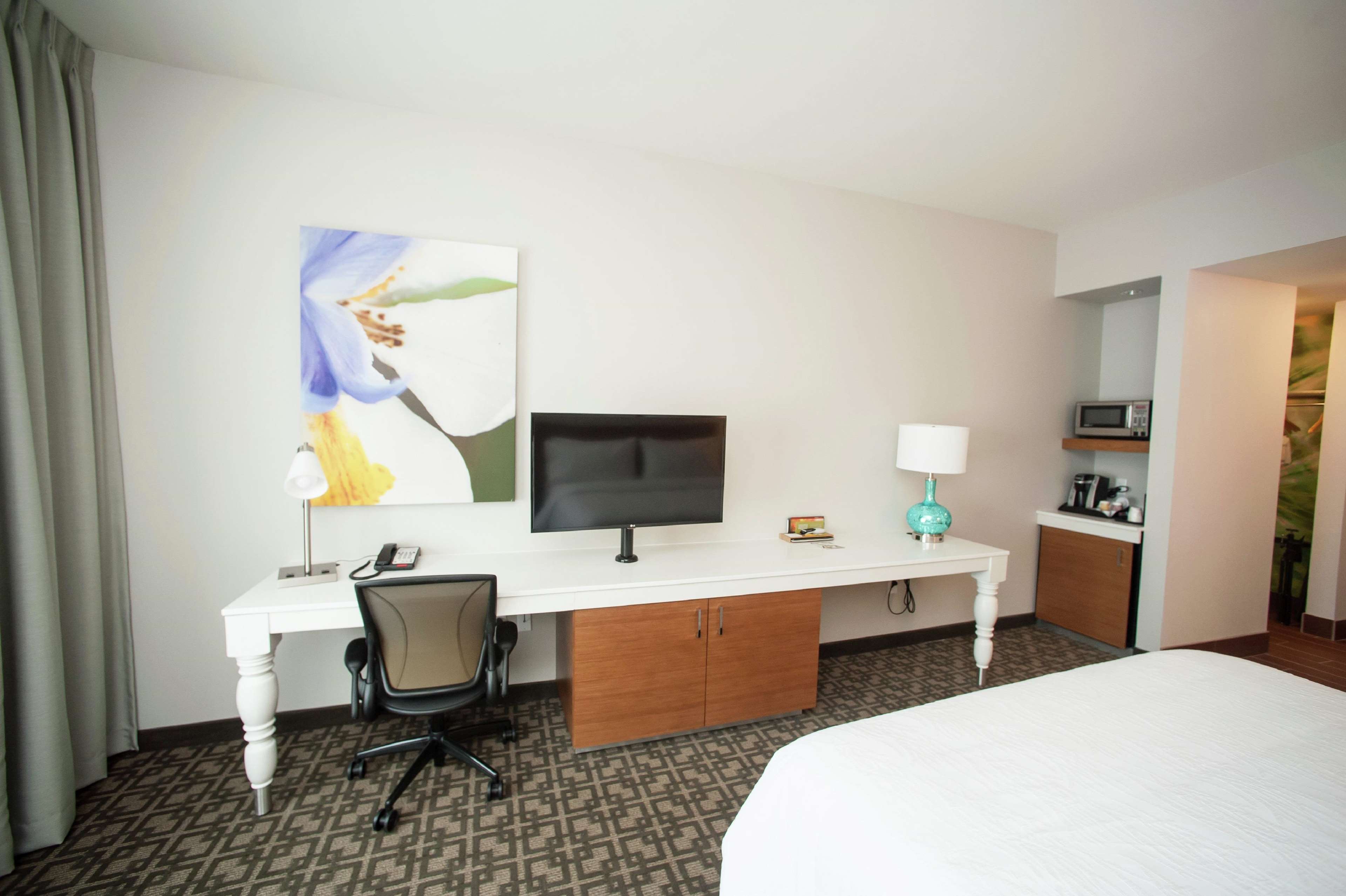 Hilton Garden Inn San Antonio-Live Oak Conference Center Photo