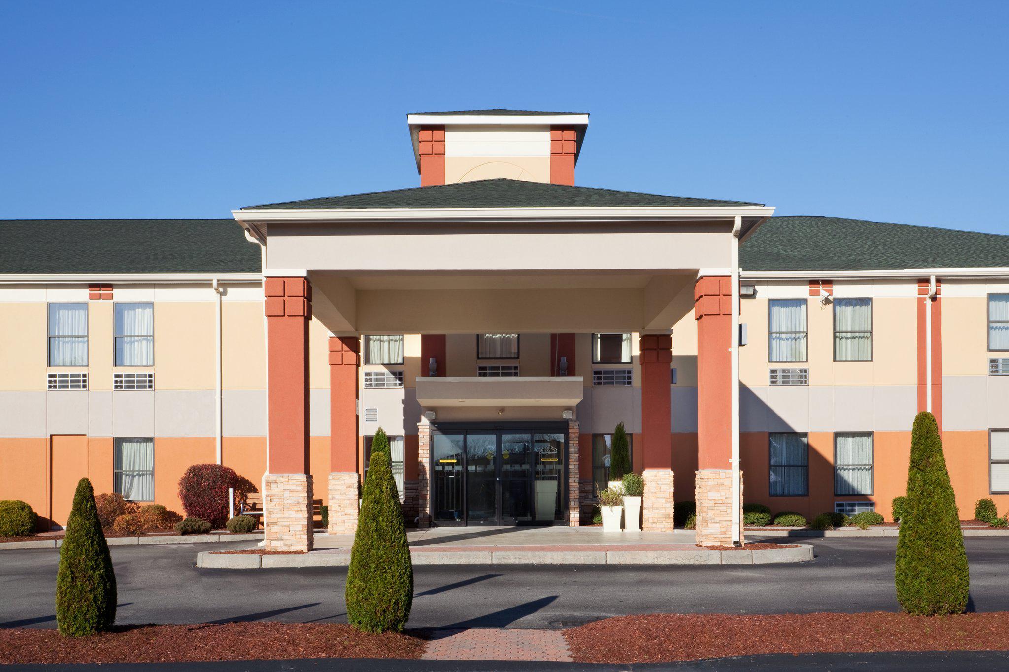 Holiday Inn Express Providence-North Attleboro Photo