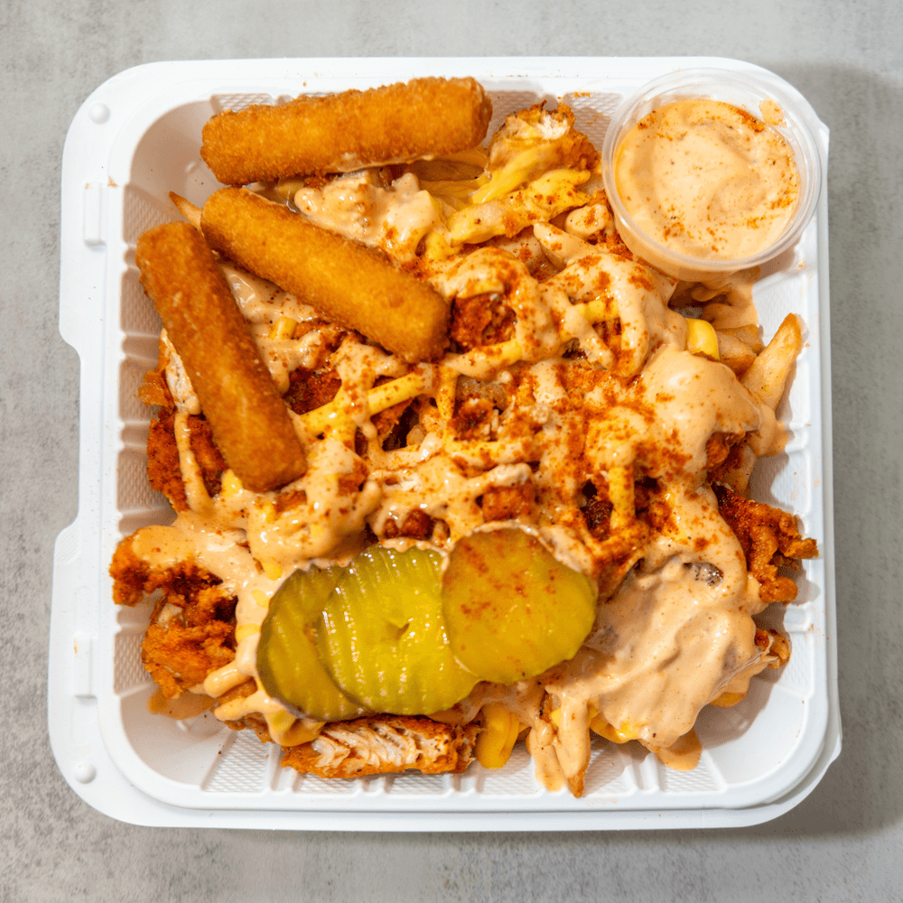 Mozzarella sticks & Tenders Loaded Fries