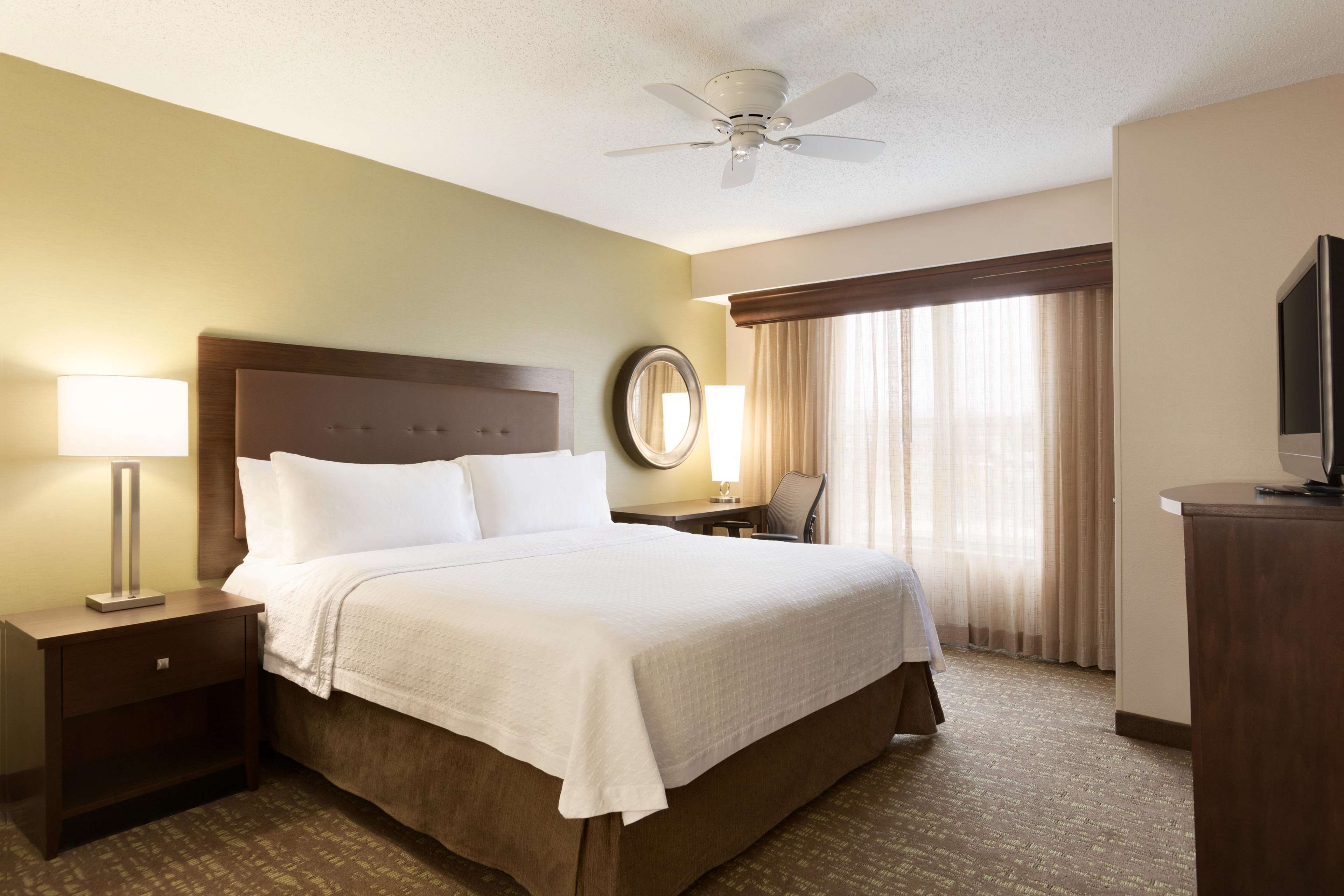 Homewood Suites by Hilton Toledo-Maumee Photo