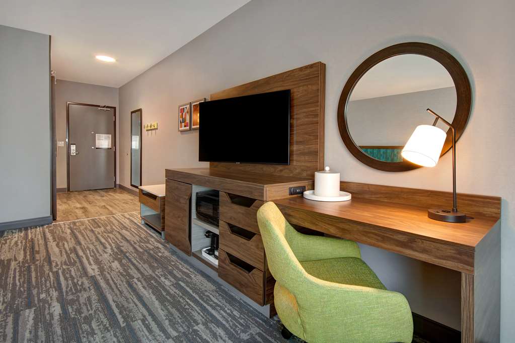 Hampton Inn & Suites Ontario Rancho Cucamonga Image