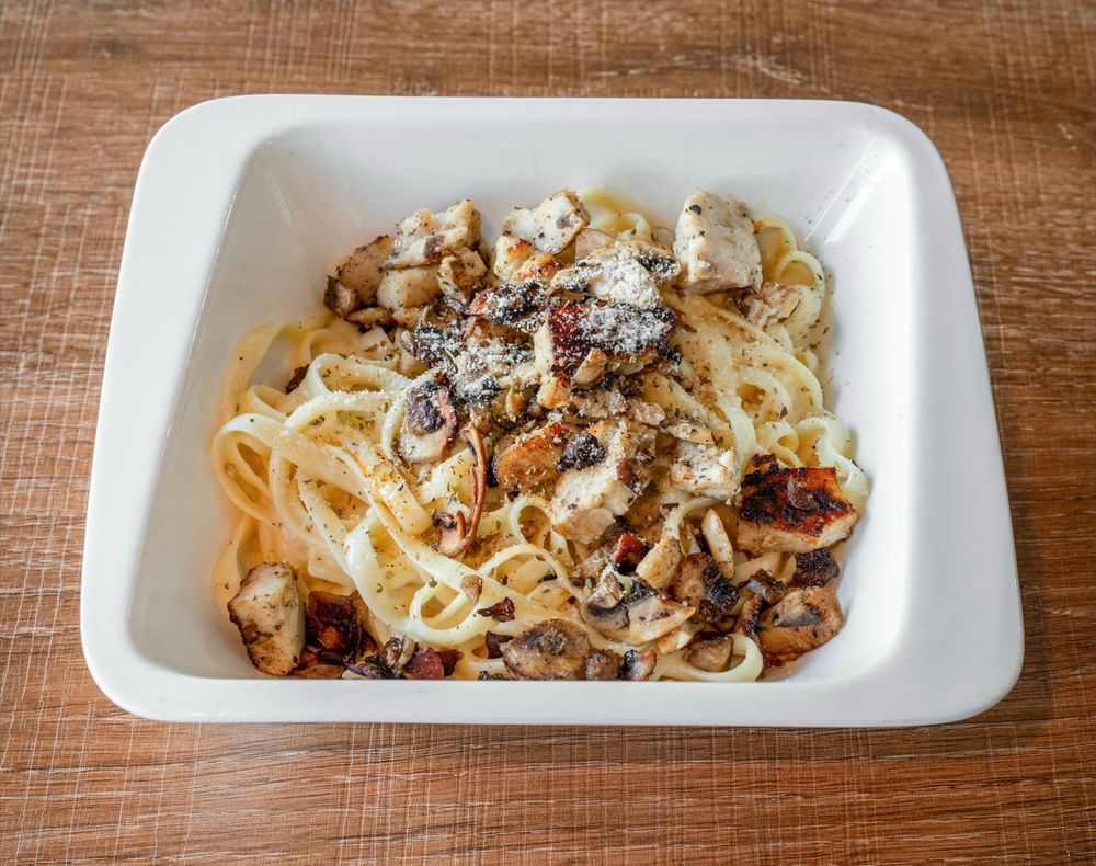 Fresh Fettuccine Alfredo with Chicken