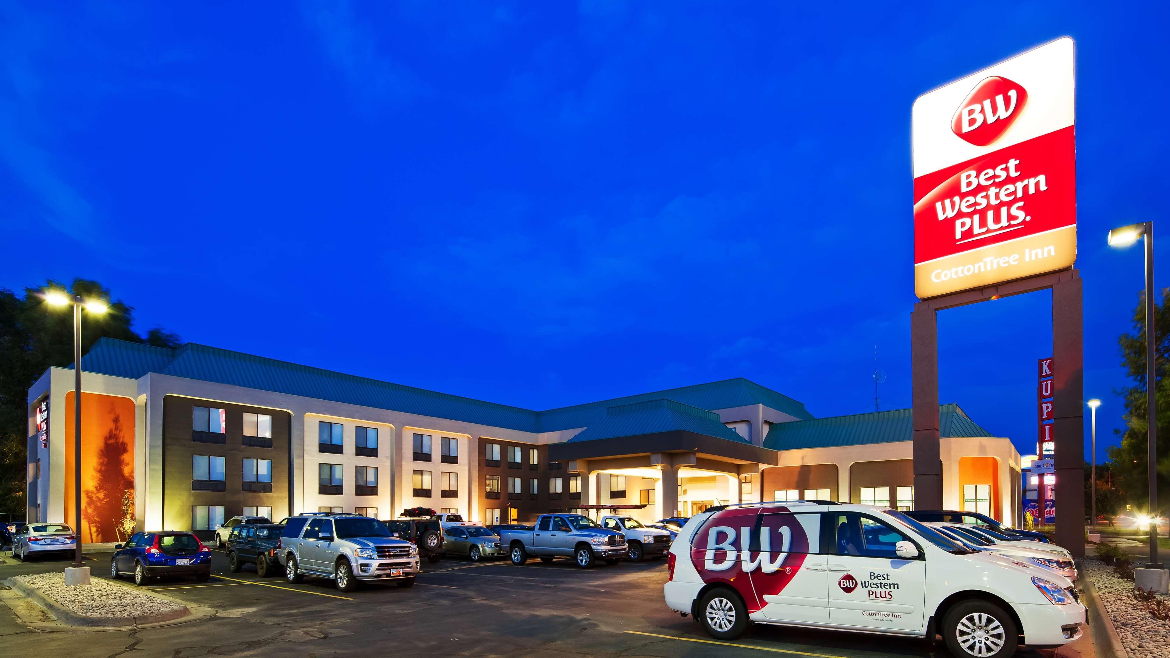 Best Western Plus CottonTree Inn Photo