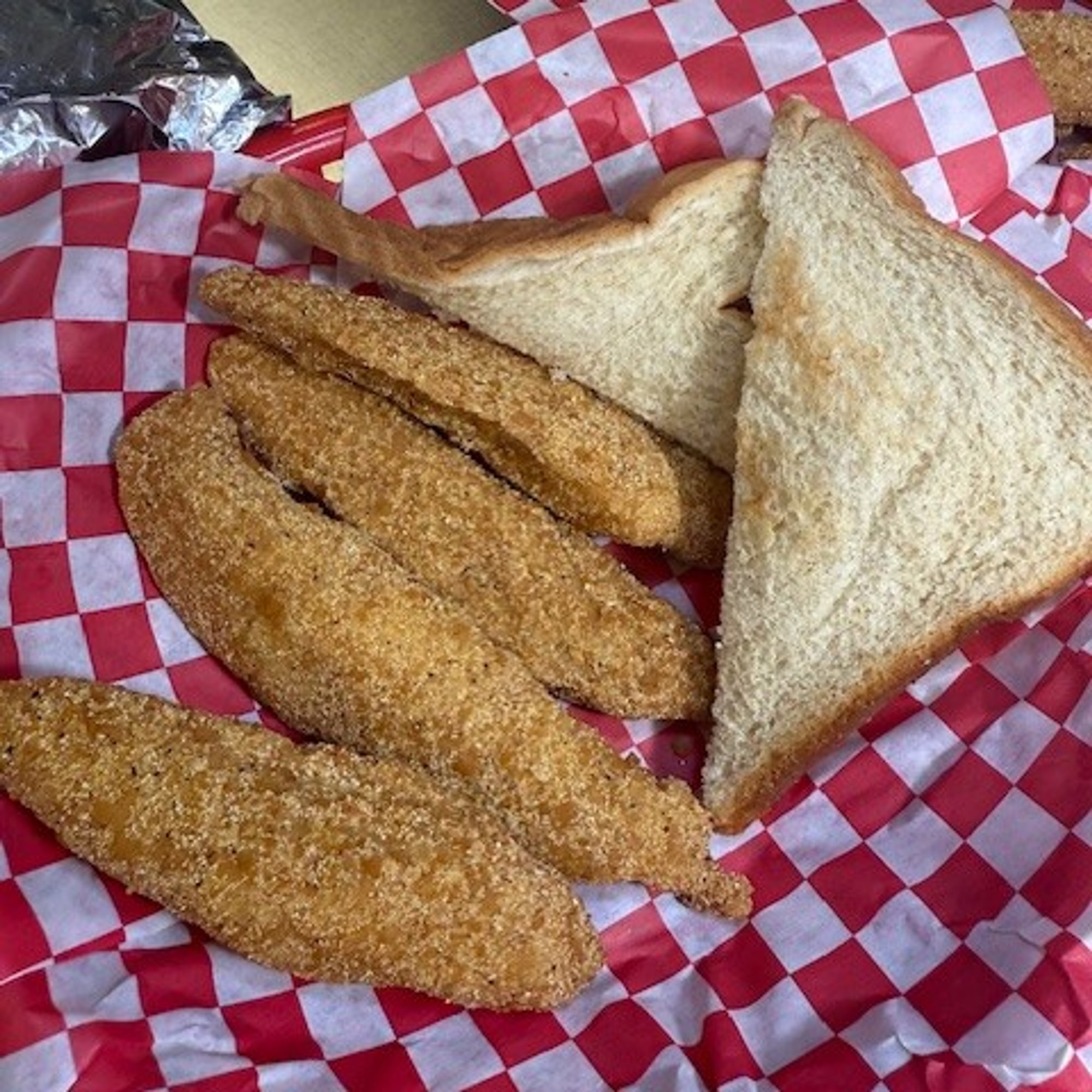 CATFISH DINNER (1/2 ORDER)