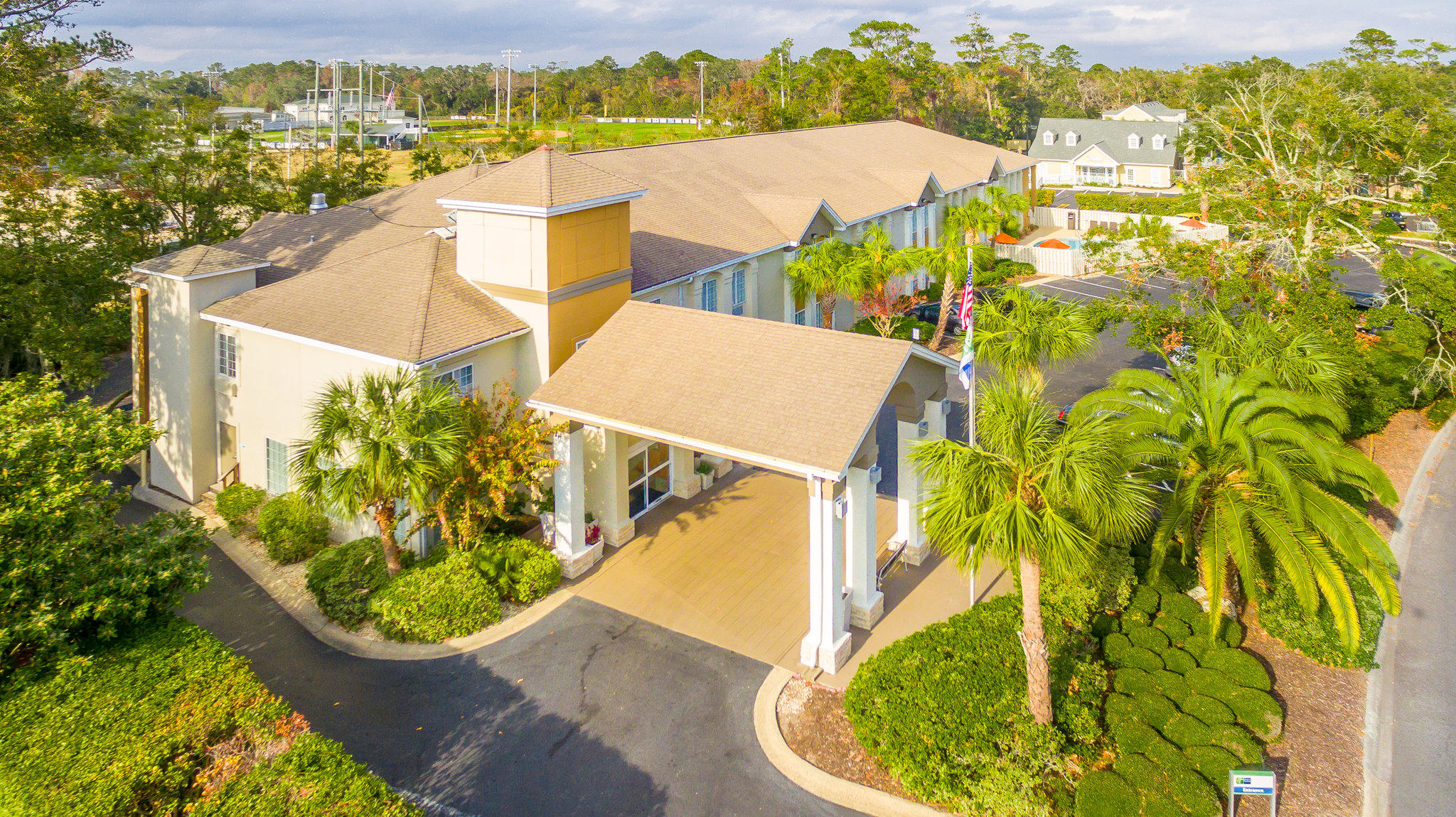 Holiday Inn Express Saint Simons Island Photo