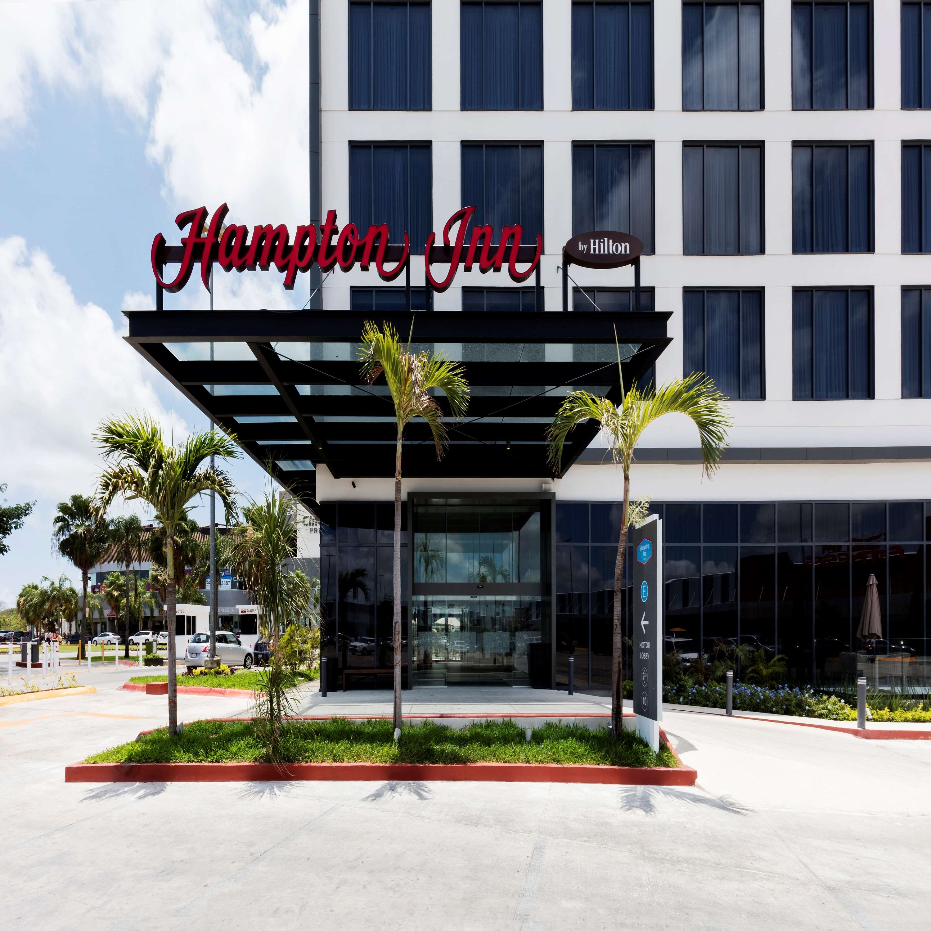Images Hampton Inn by Hilton Cancun Cumbres