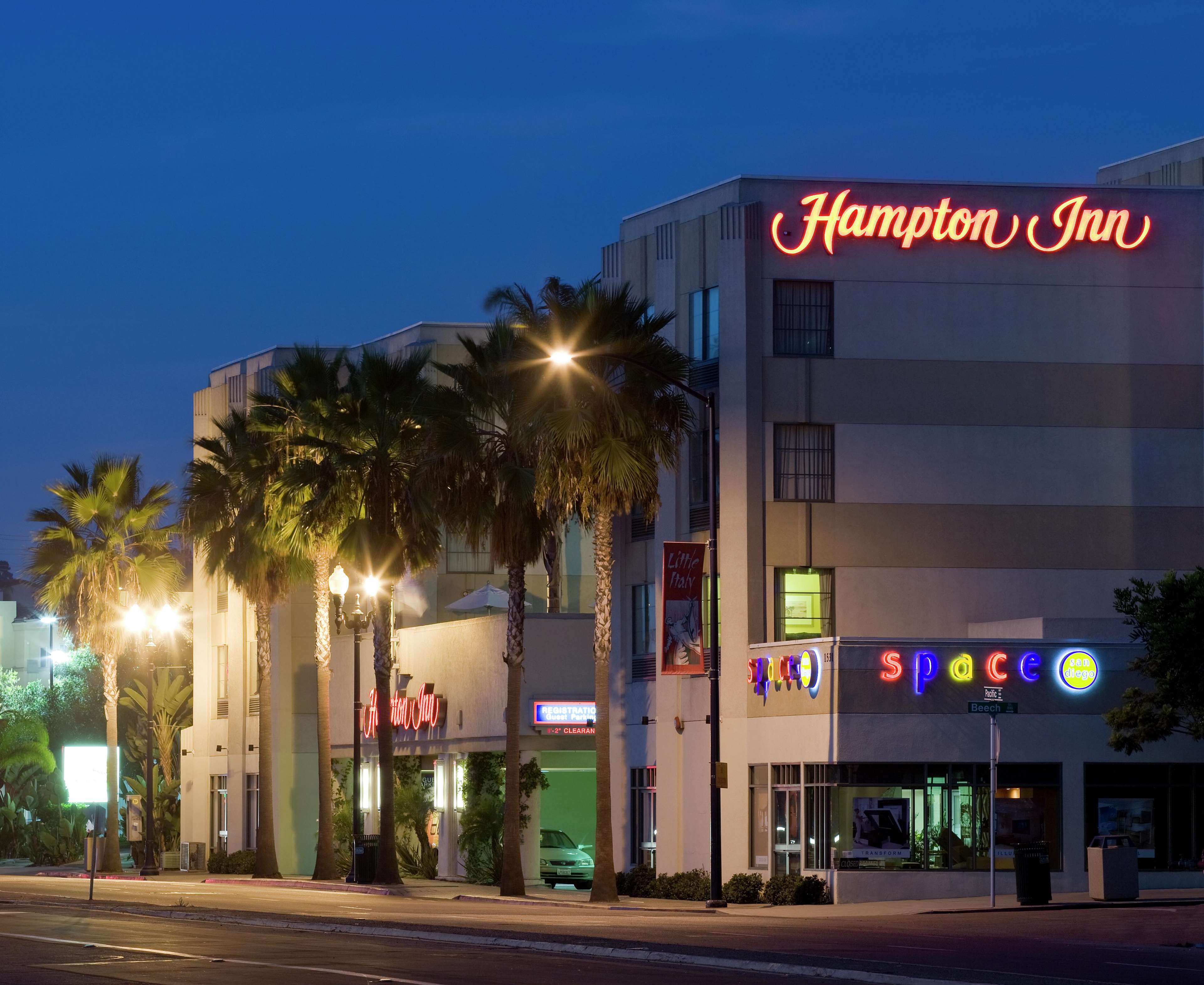 Hampton Inn San Diego-Downtown Photo