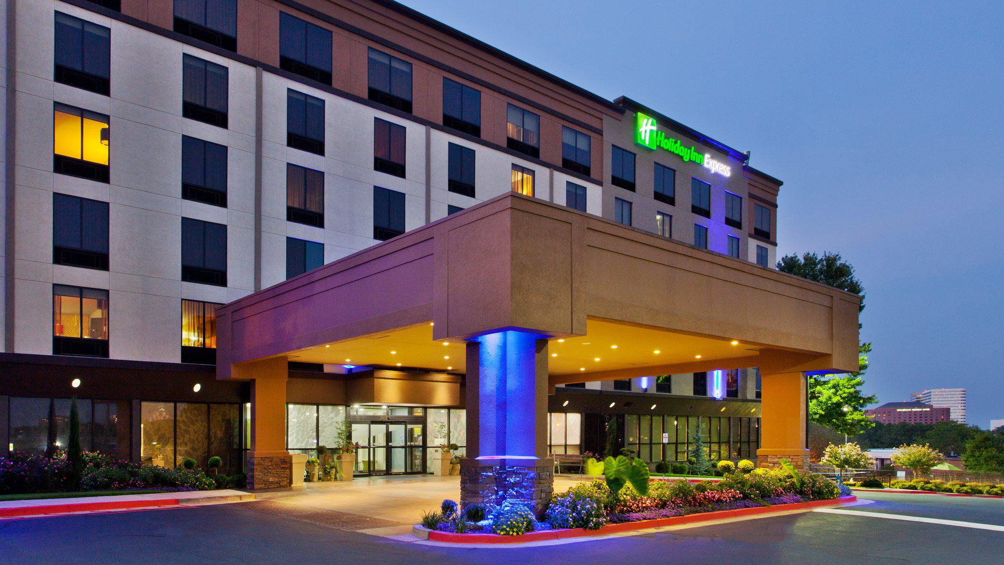 Holiday Inn Express Atlanta Galleria-Ballpark Area Photo