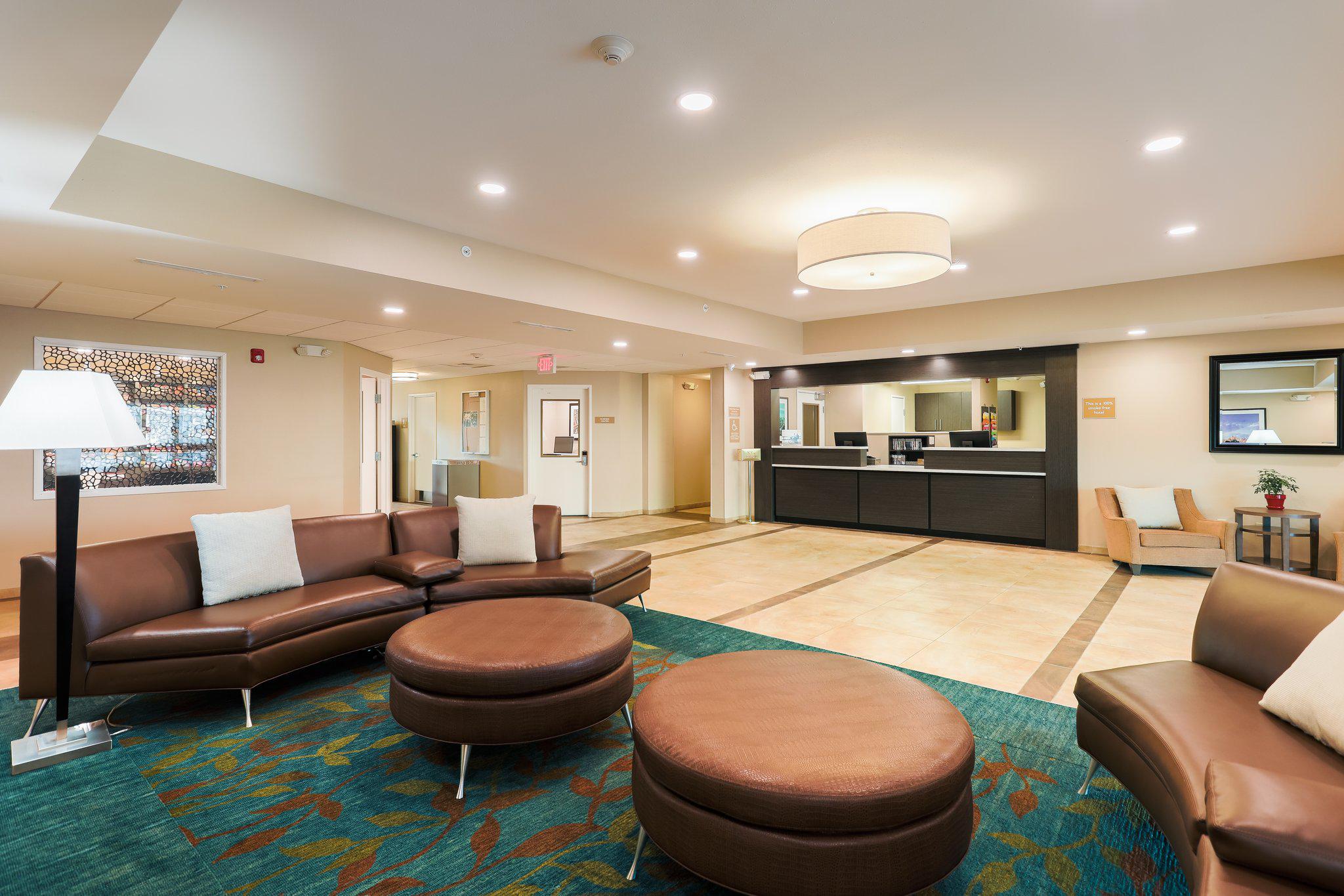 Candlewood Suites Lenexa - Overland Park Area Photo