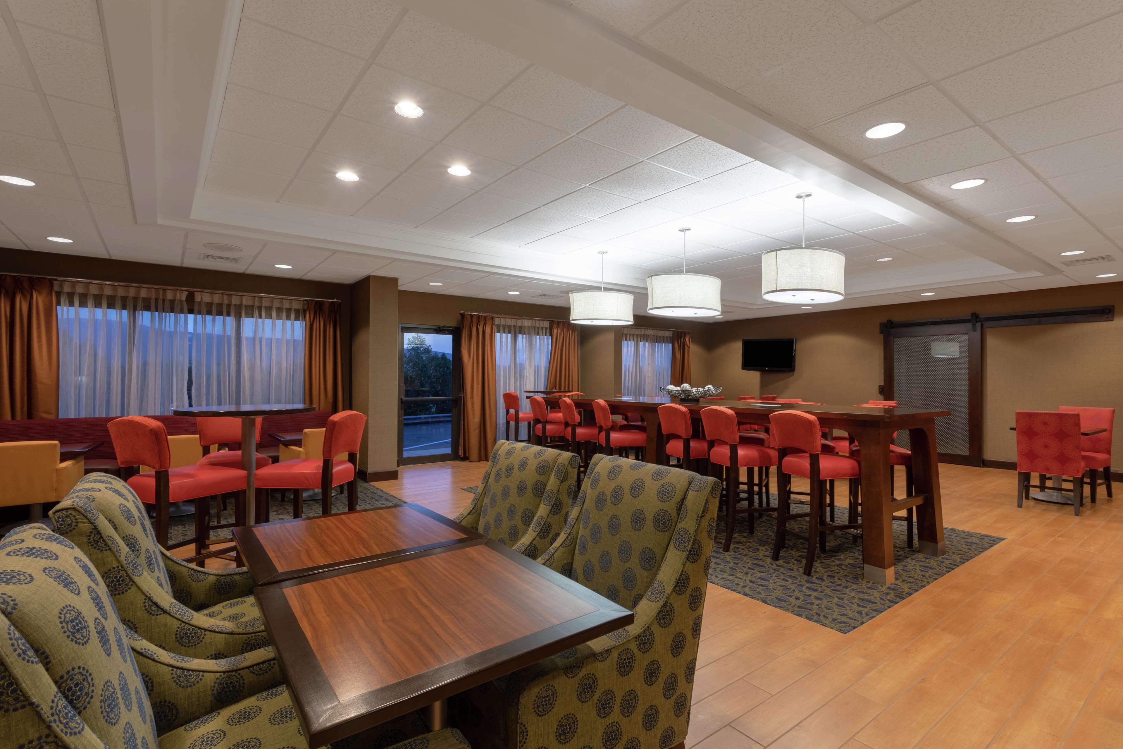 Hampton Inn Bedford Photo