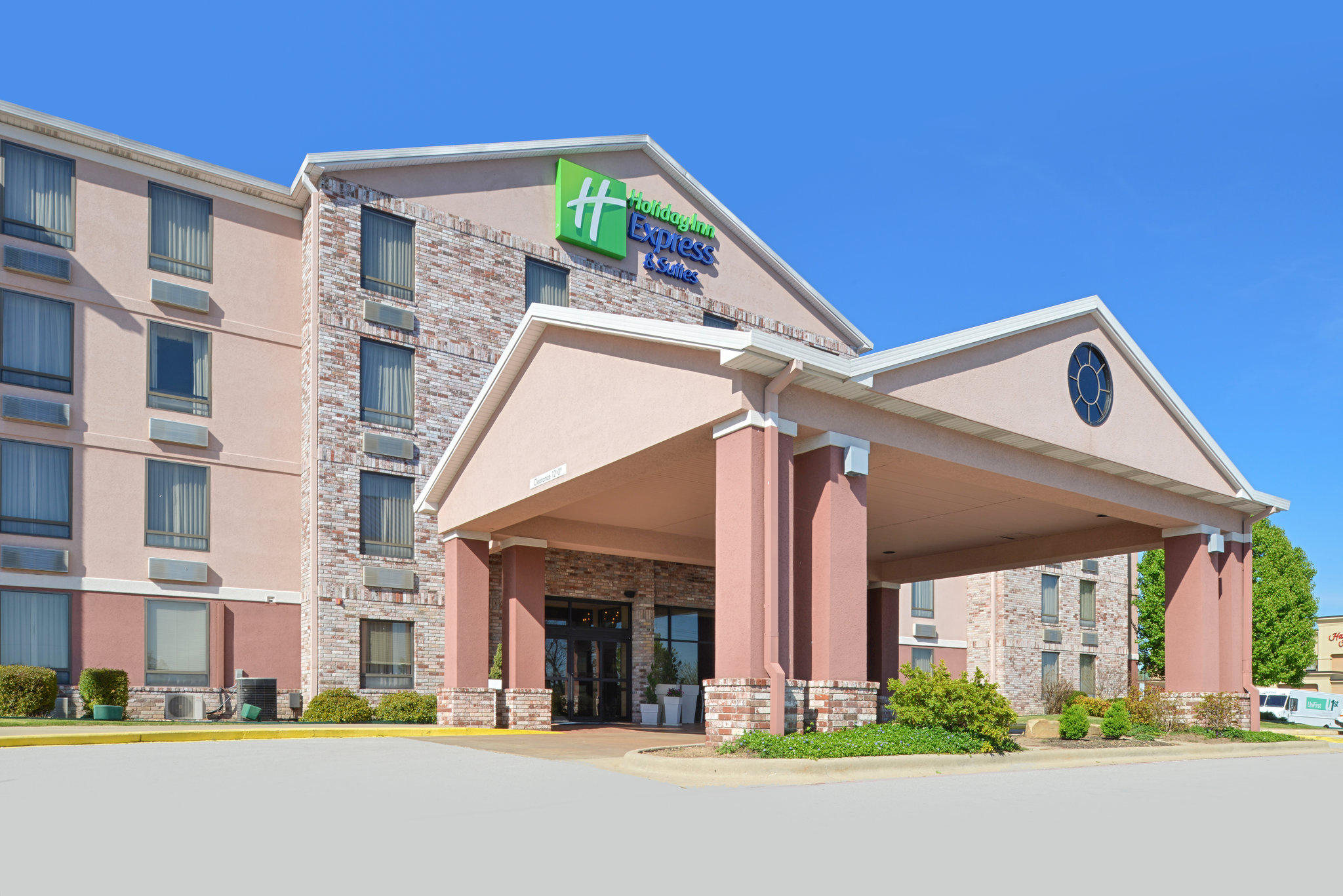 Holiday Inn Express & Suites Harrison Photo