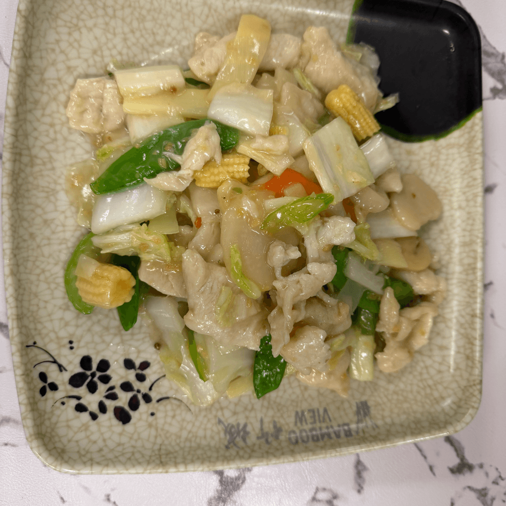 C16. Moo Goo Gai Pan