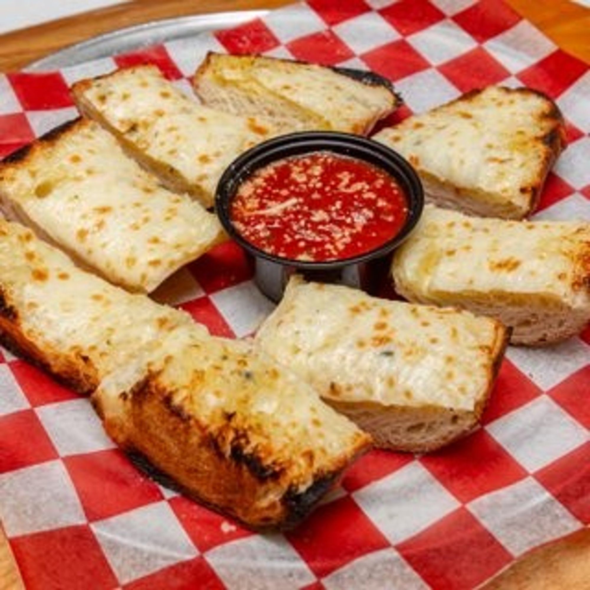 Cheesy Garlic Bread with Marinara