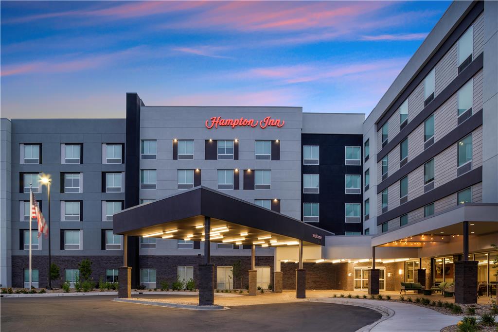 Hampton Inn Aurora Medical Center Denver Logo