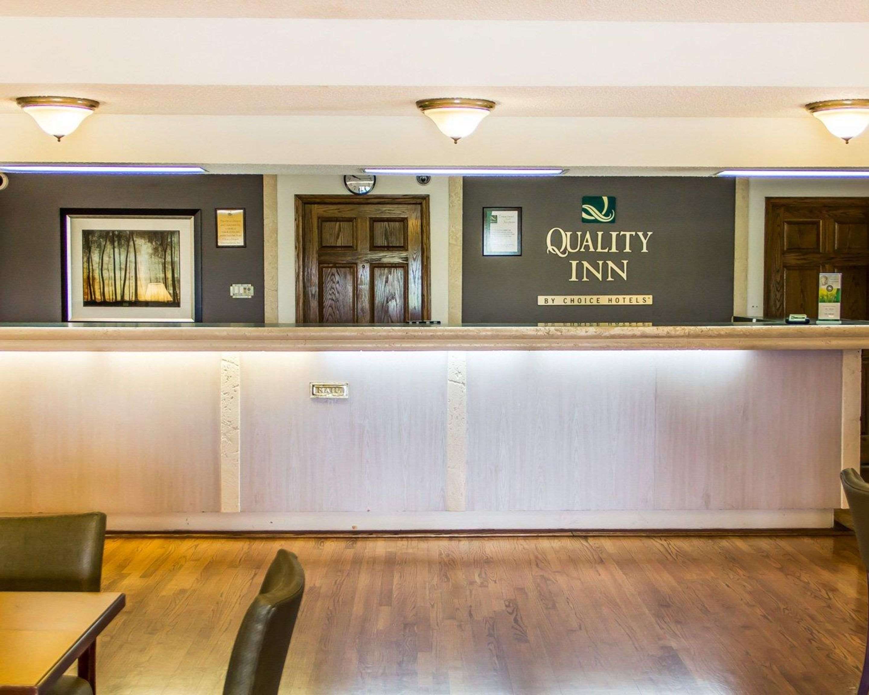 Quality Inn Tulsa Central Photo