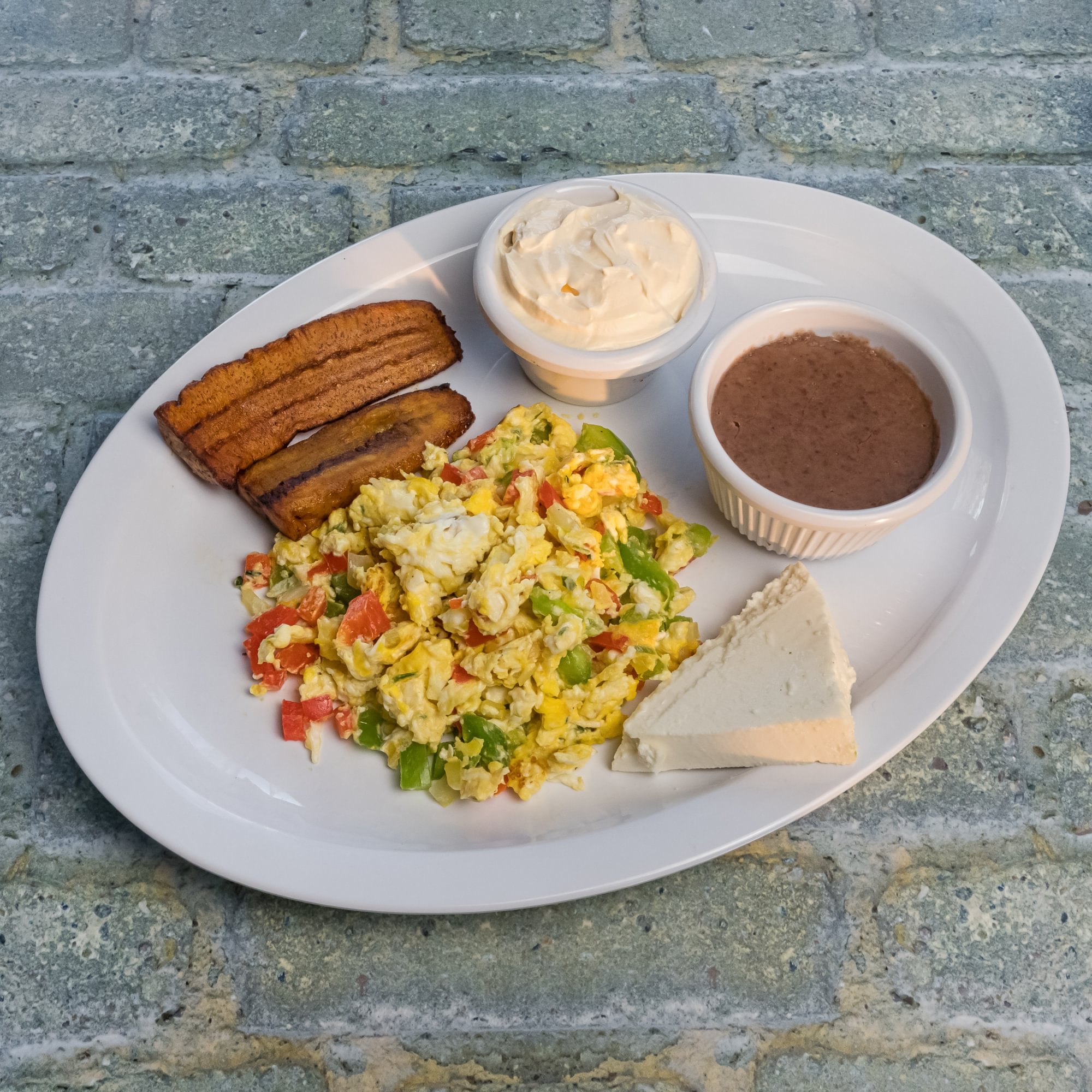 HUEVOS REVUELTOS CON TODO