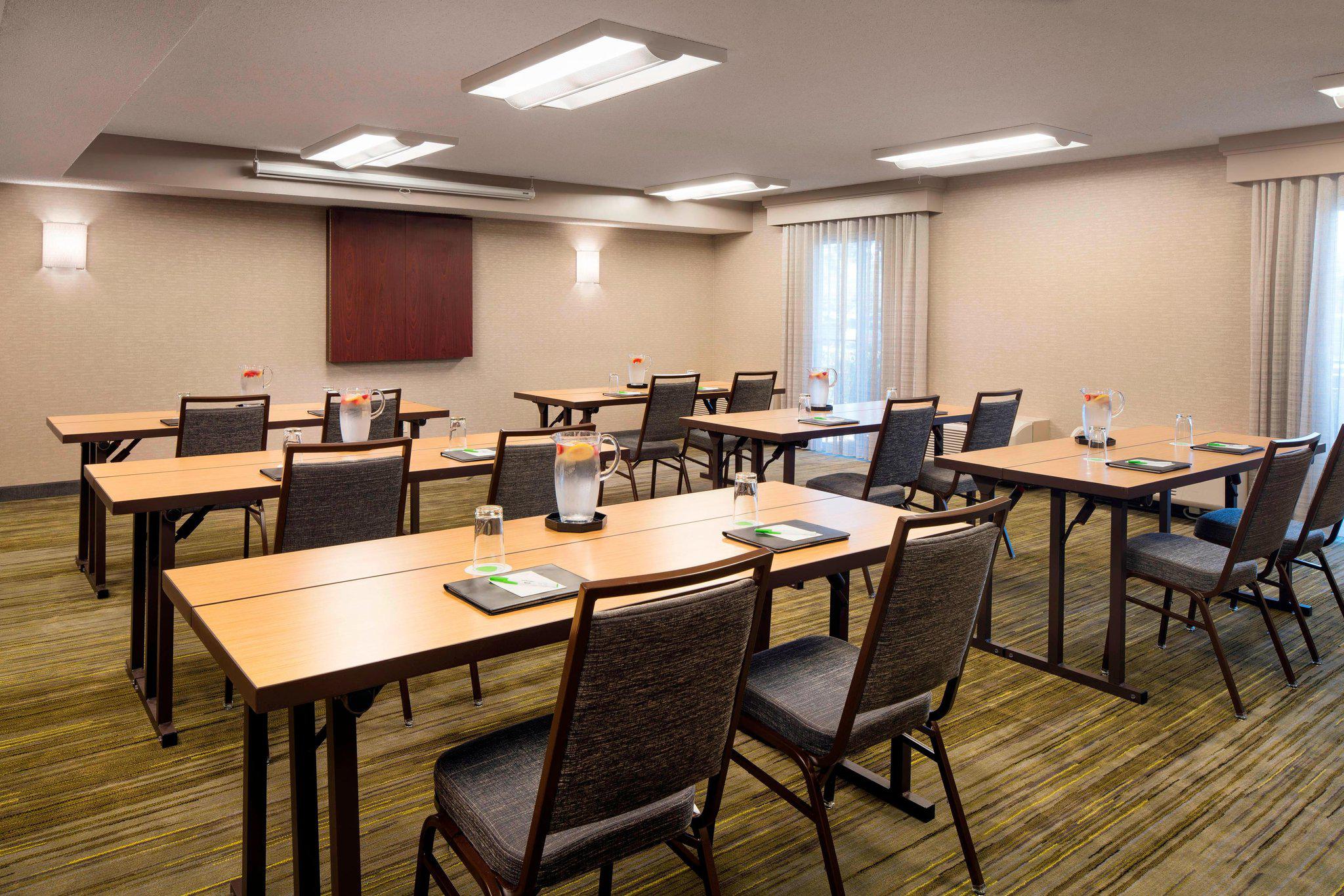 Courtyard by Marriott San Mateo Foster City Photo