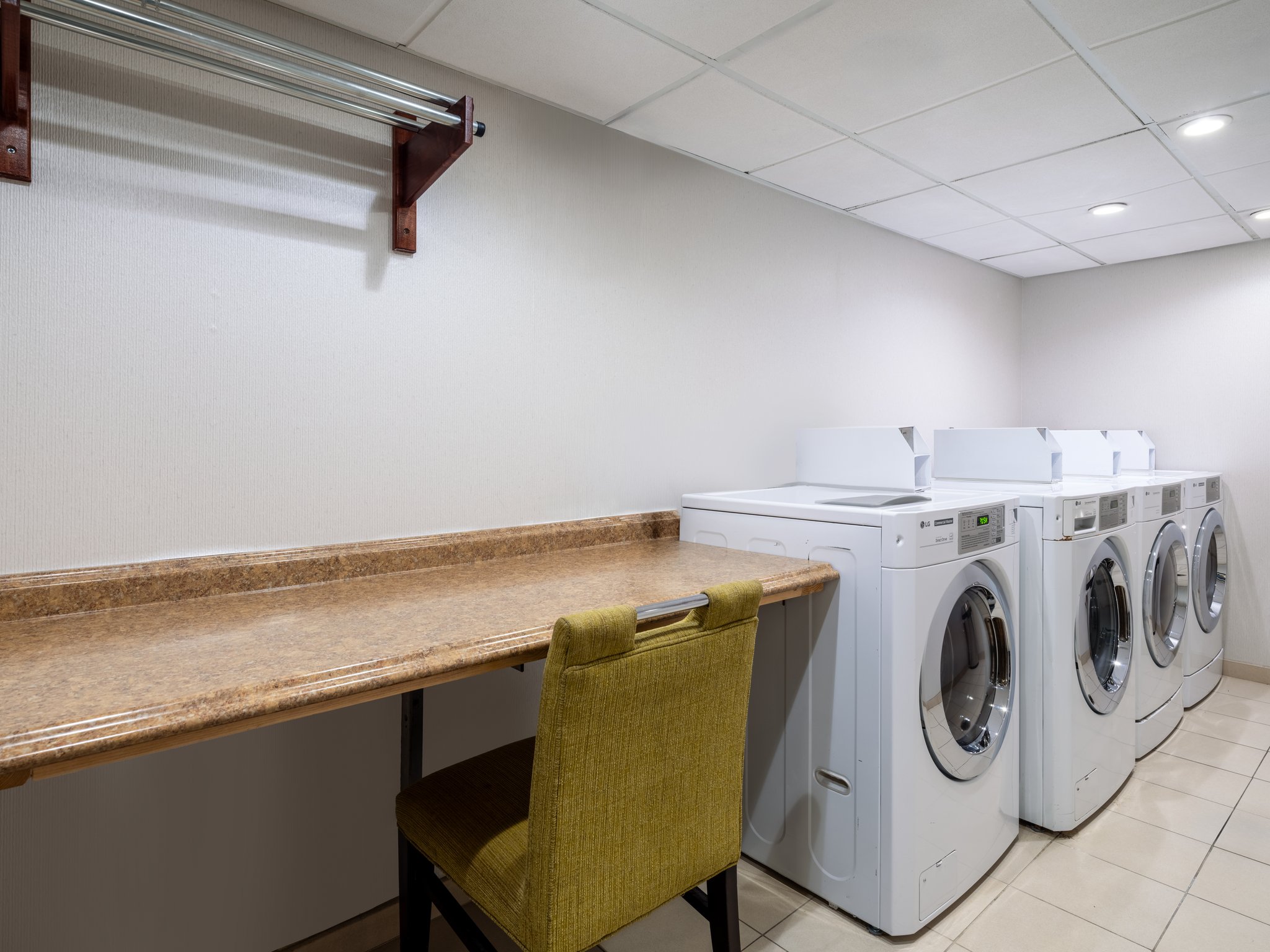 Holiday Inn & Suites Chicago Northwest - Elgin by IHG Image