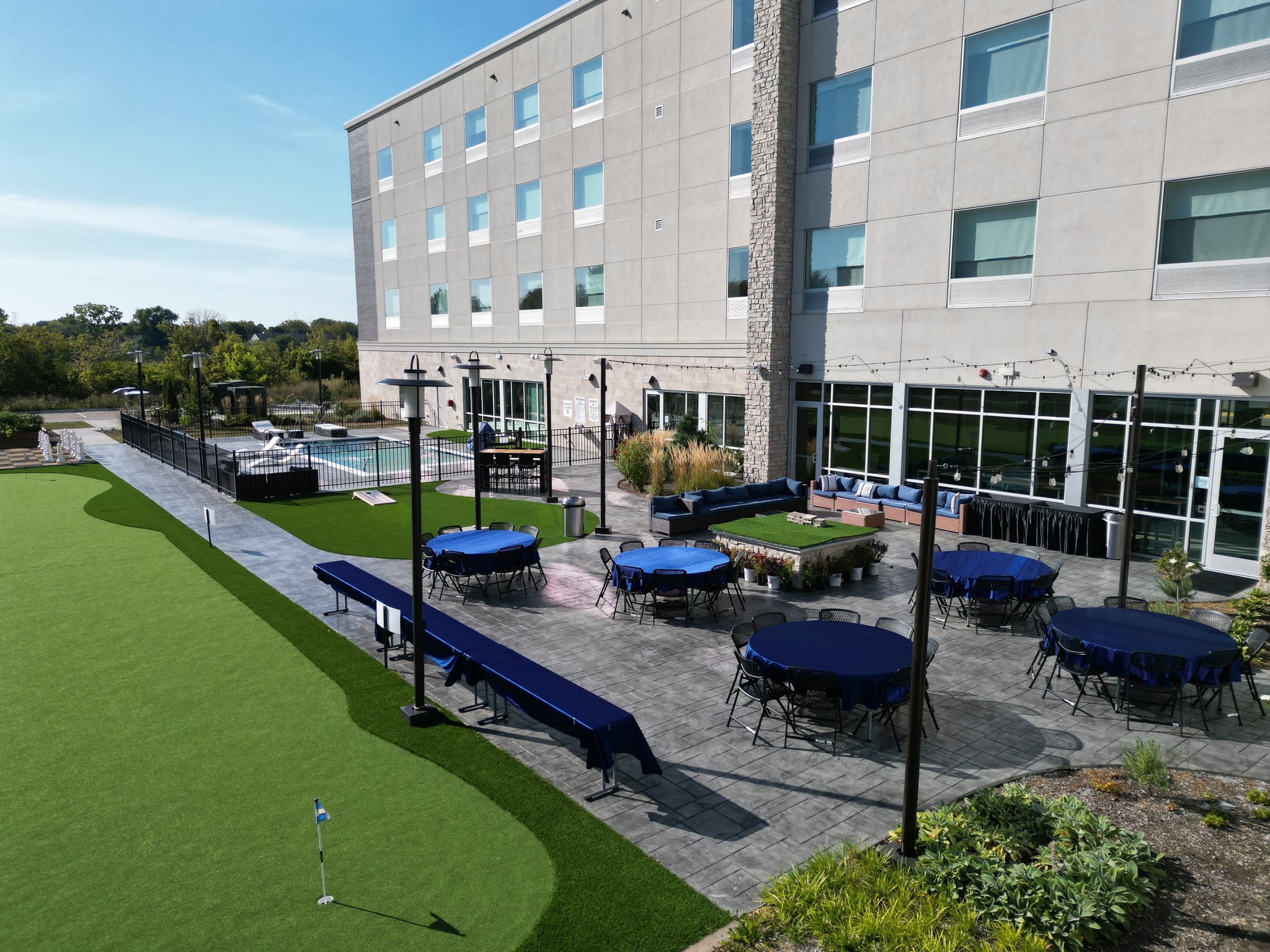 Holiday Inn Express & Suites Chicago Schaumburg by IHG Image