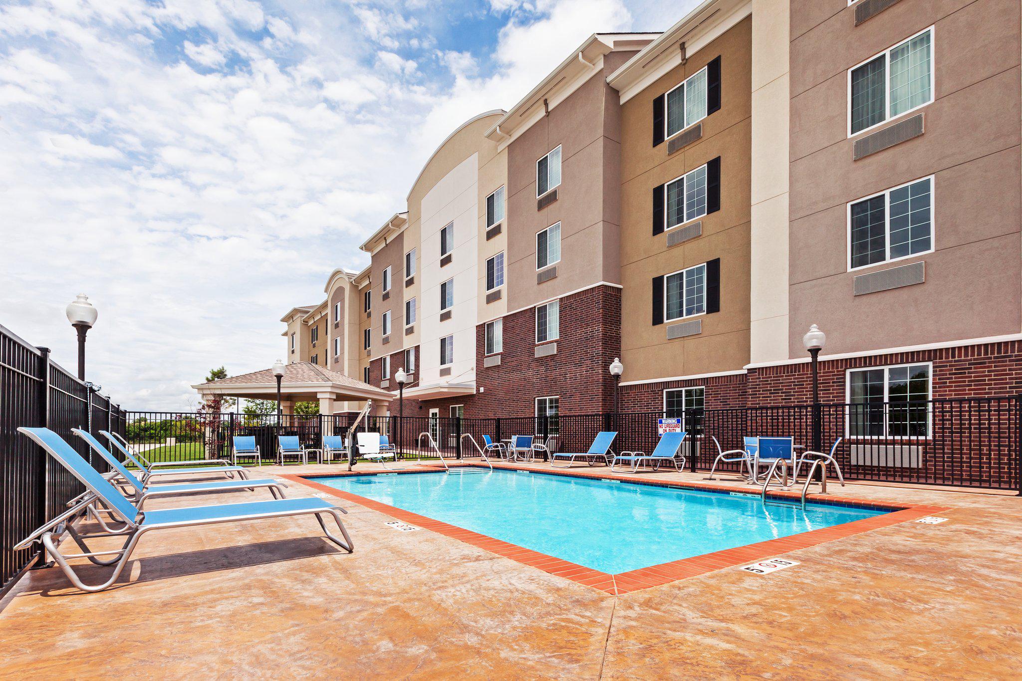 Candlewood Suites Midwest City Photo