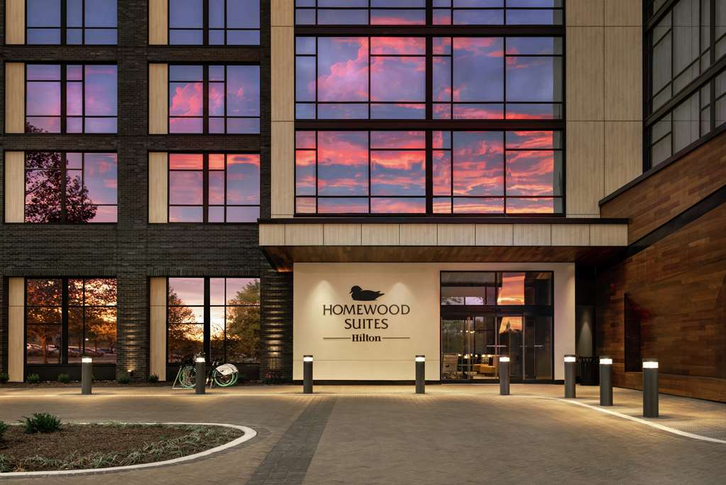 Homewood Suites by Hilton Wilmington Downtown Logo