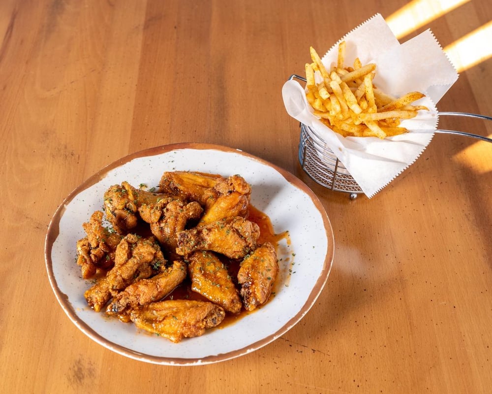 8 Wings