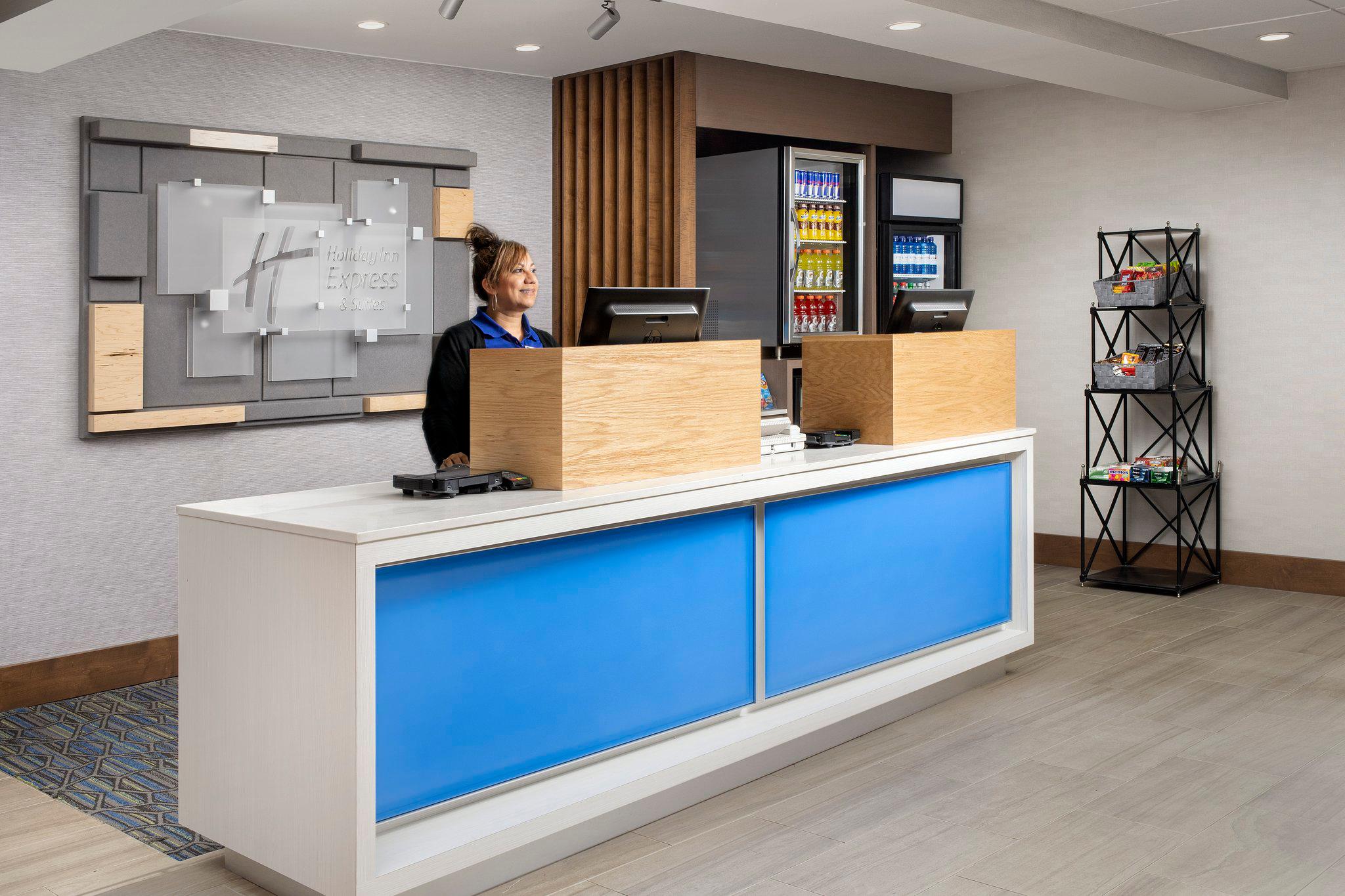 Holiday Inn Express & Suites Annapolis Photo