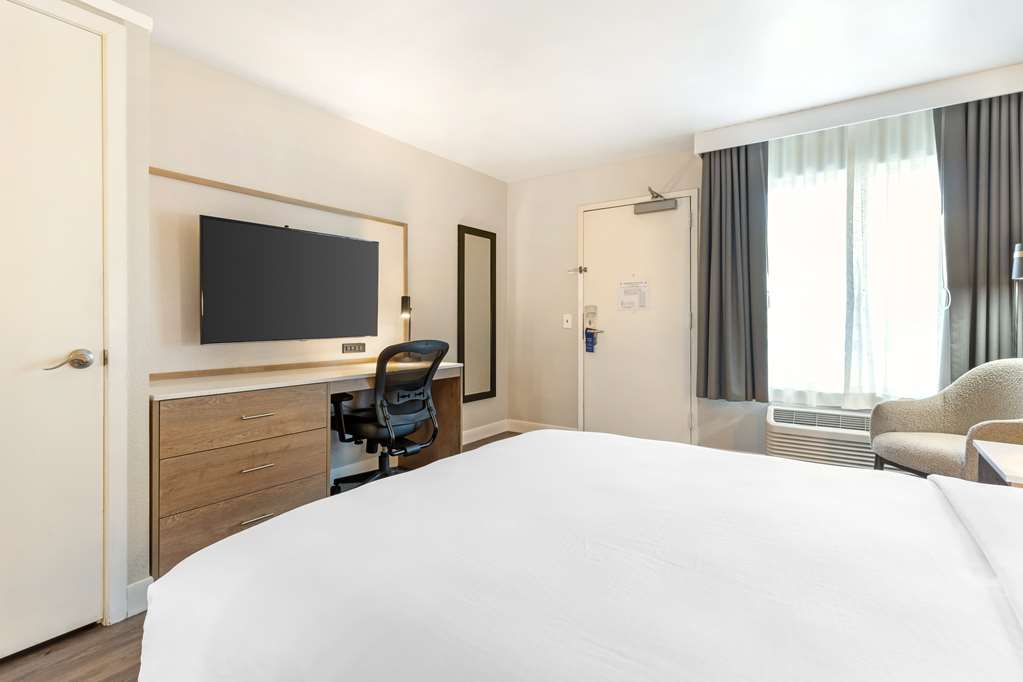 Best Western Plus Rancho Cordova Inn Image