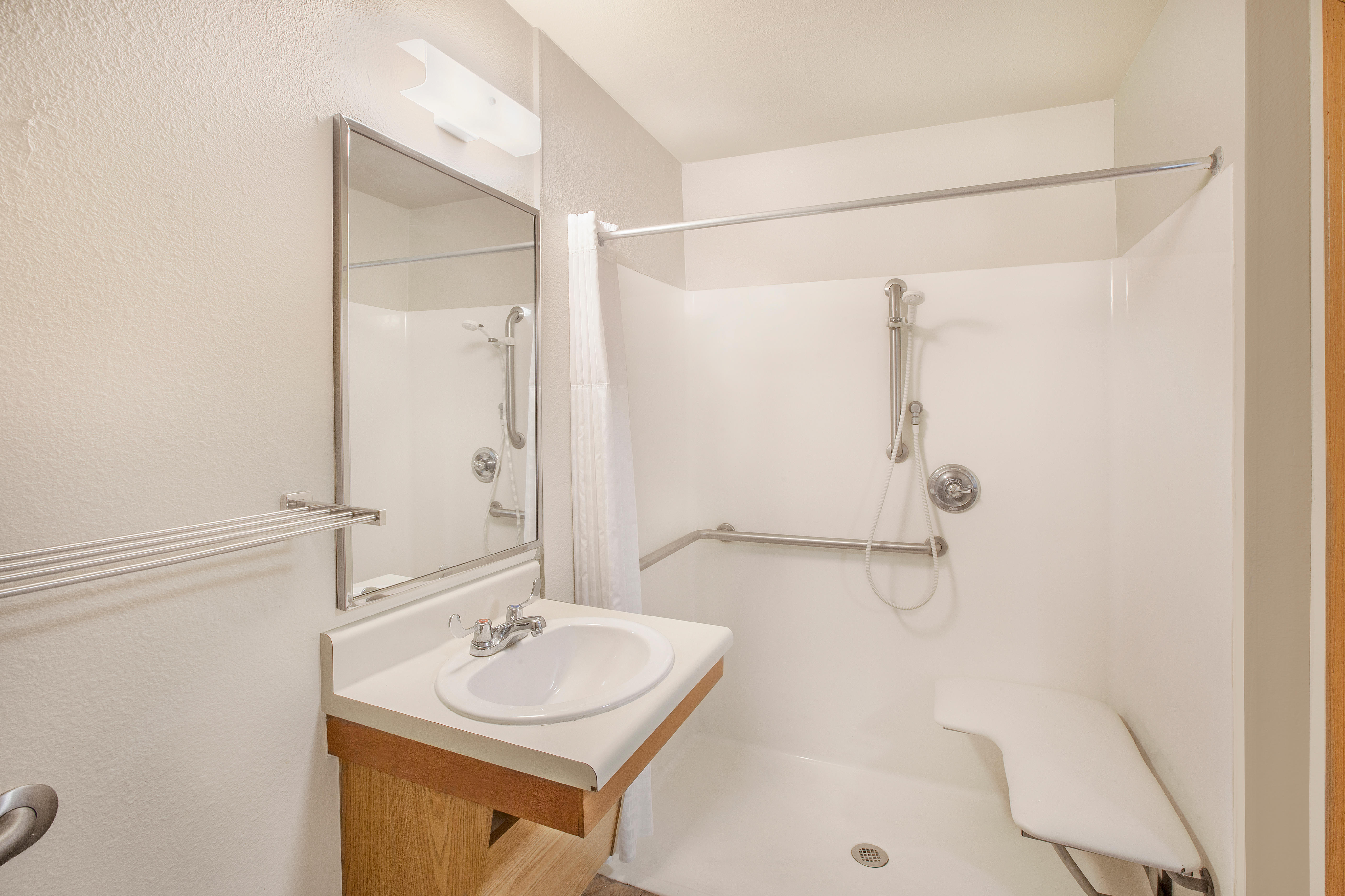 WoodSpring Suites Jacksonville Beach Blvd. Photo