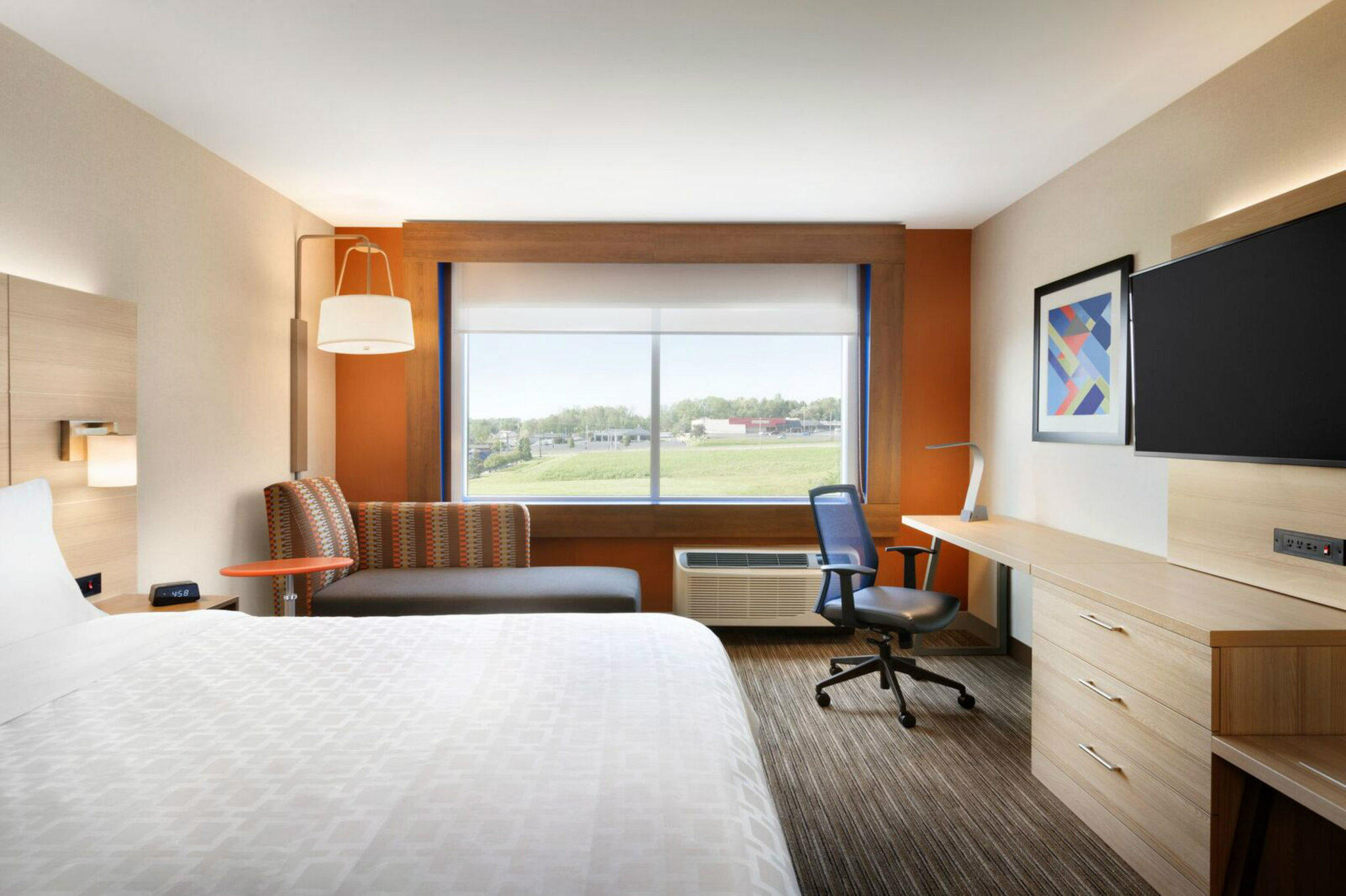 Holiday Inn Express & Suites Fort Wayne North Photo