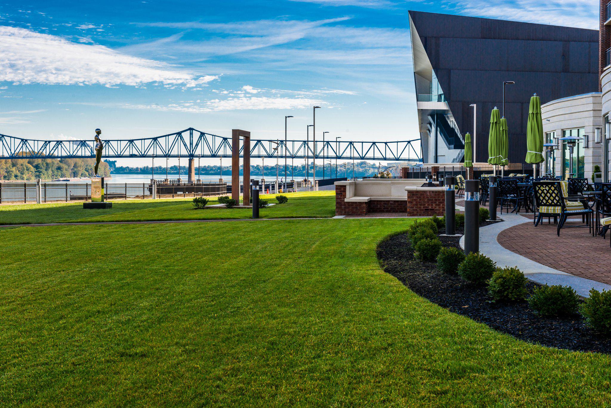 Holiday Inn Owensboro Riverfront Photo