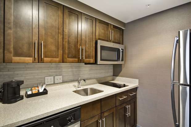 Images Homewood Suites by Hilton Warren Detroit