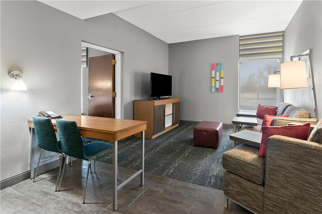 Hampton Inn & Suites Newtown Image