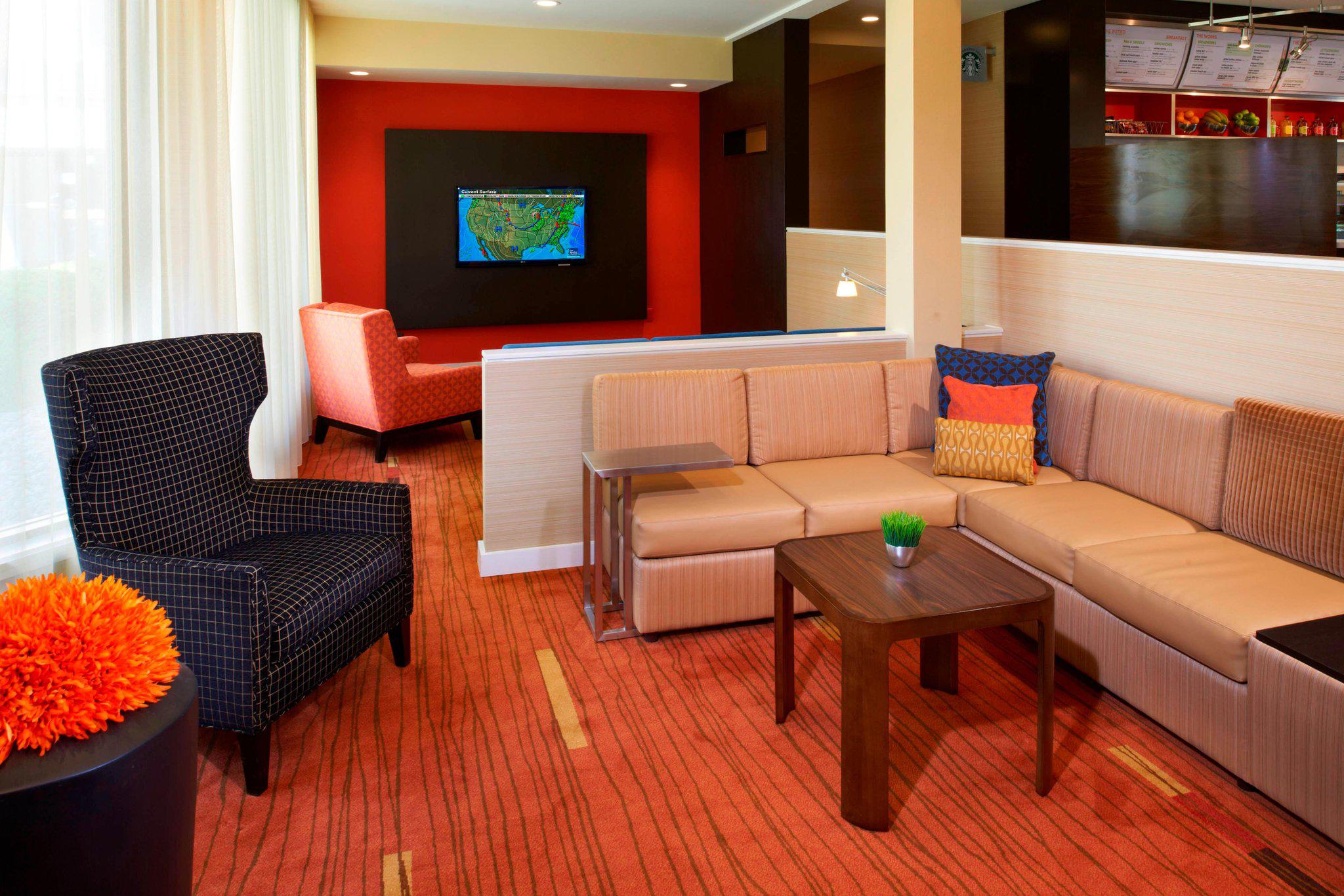 Courtyard by Marriott Detroit Livonia Photo