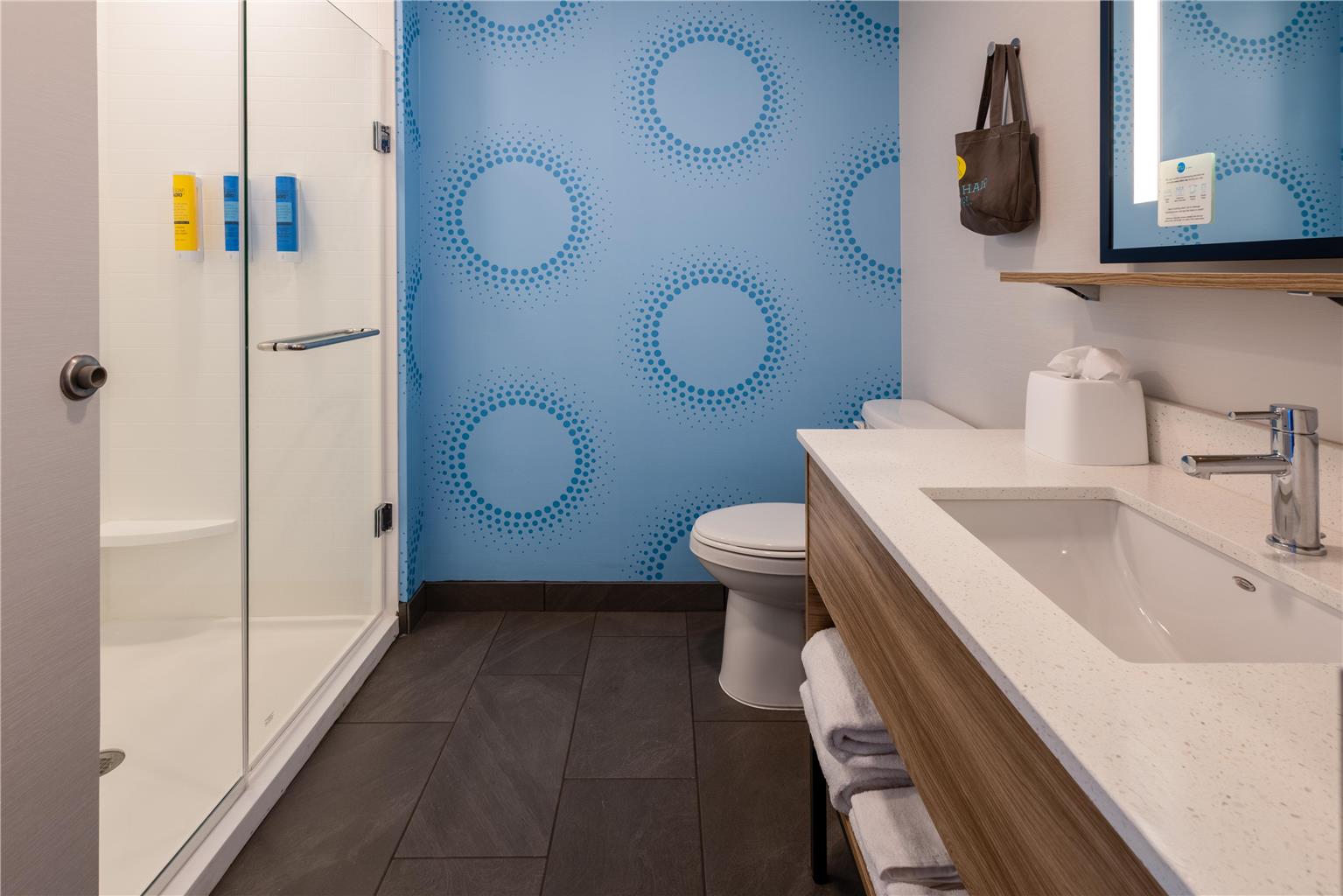 Tru by Hilton Commerce Image