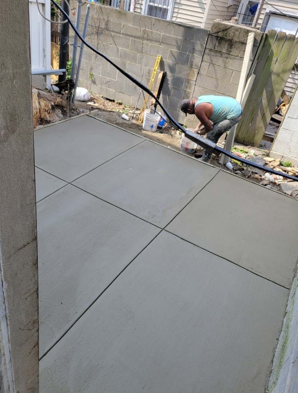 The Lawn Father LLP Logo