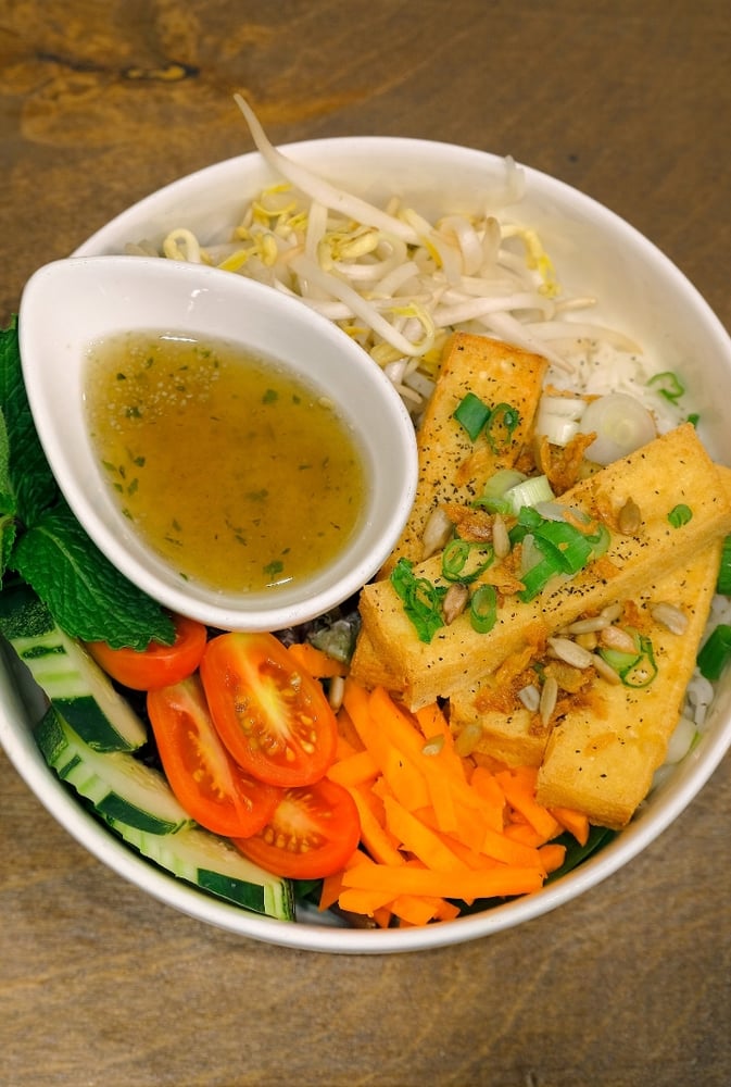Bun: Seasoned tofu