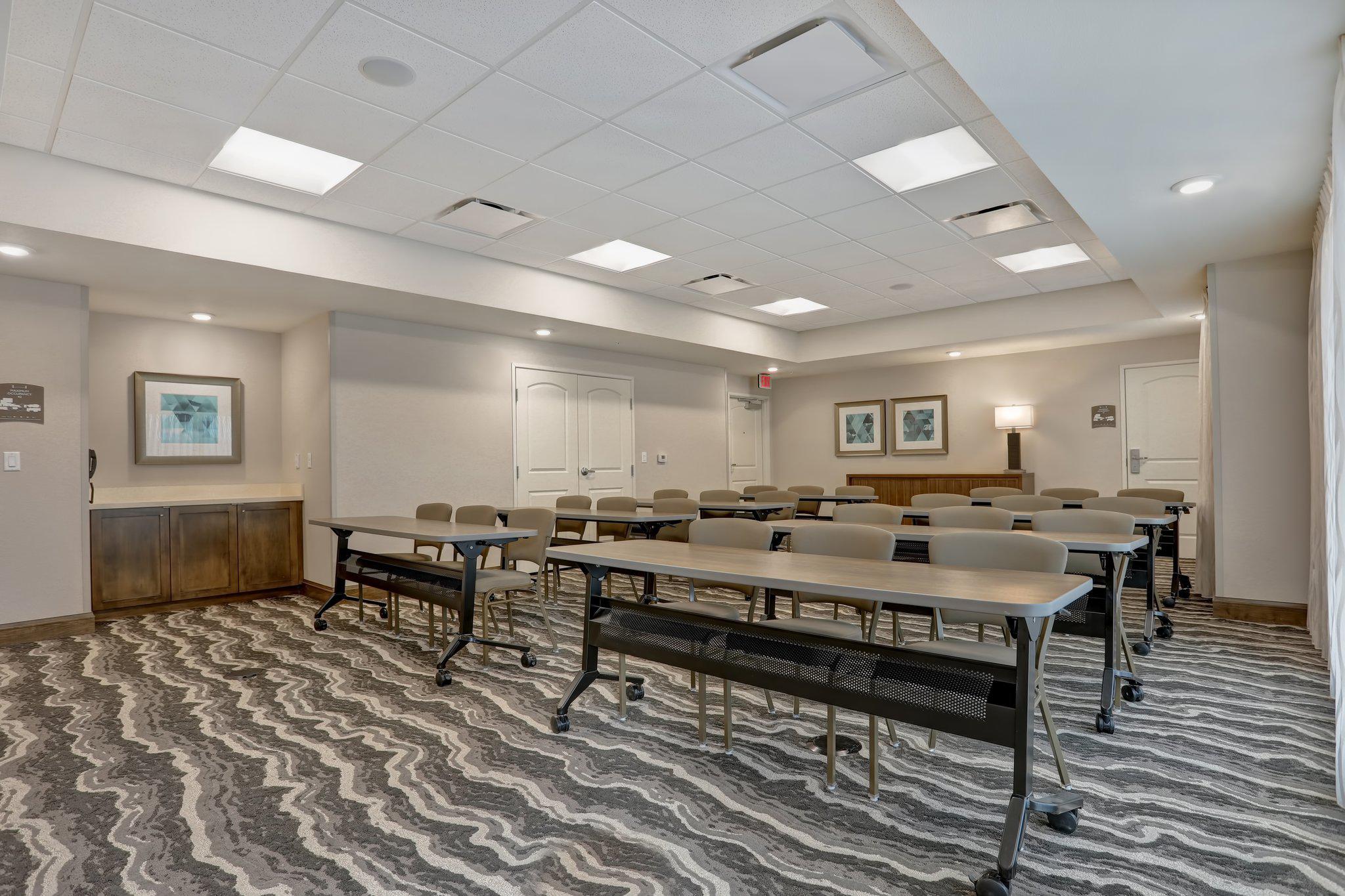 Staybridge Suites Overland Park-Kansas City Area Photo