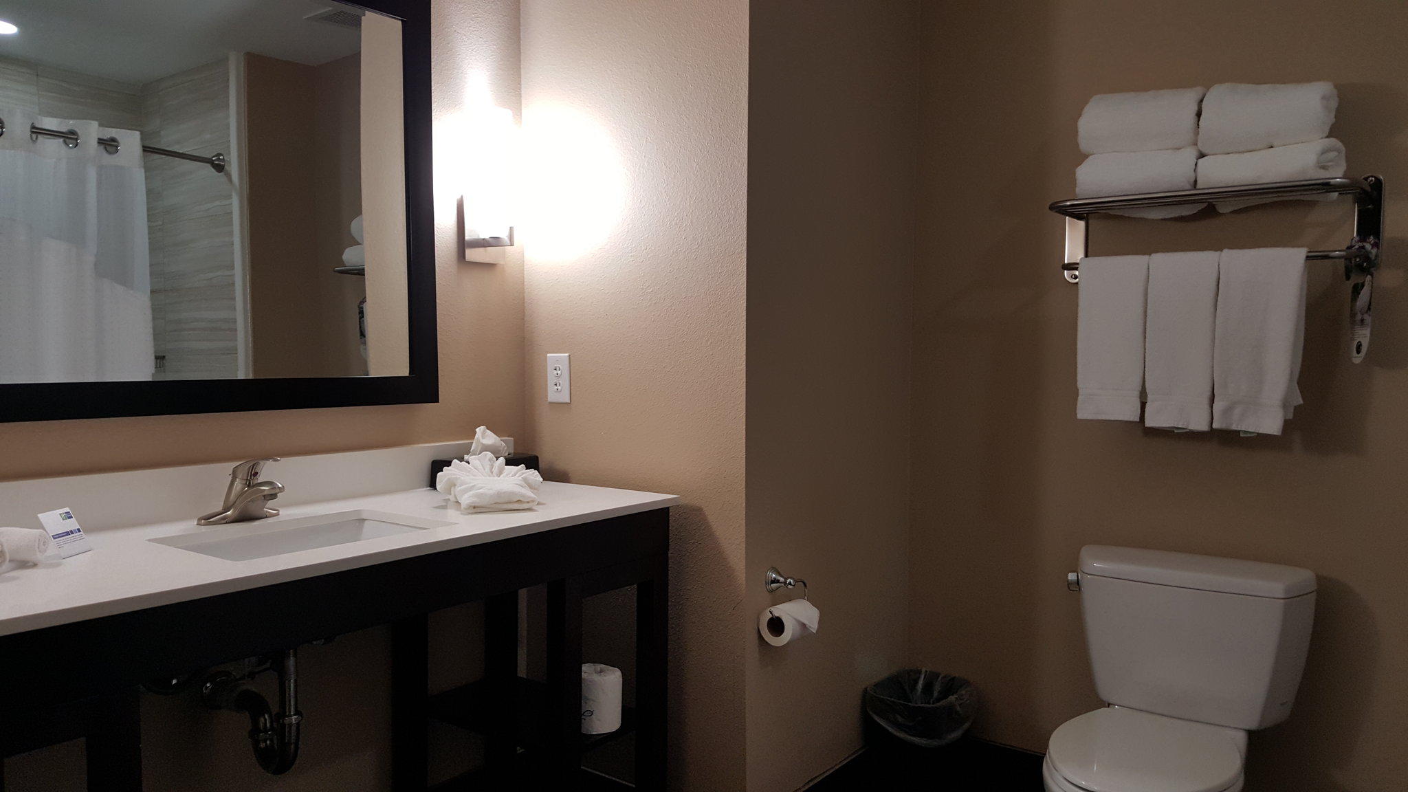 Holiday Inn Express & Suites Atascocita - Humble - Kingwood Photo