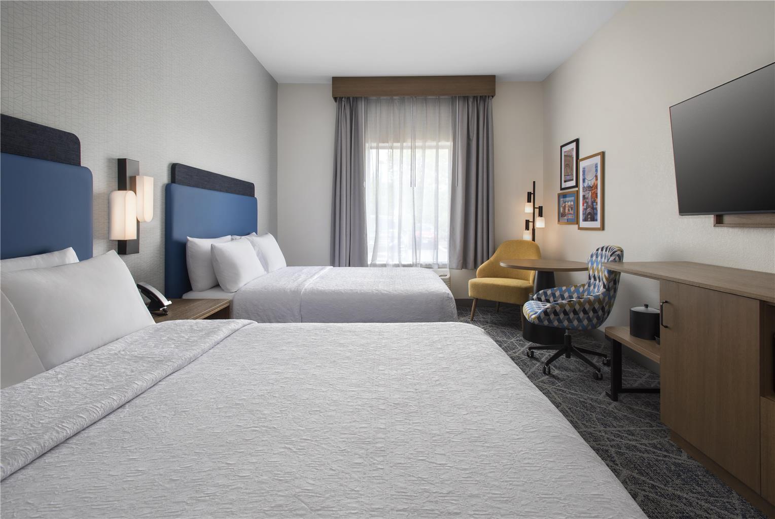 Hampton Inn & Suites New Hartford Image