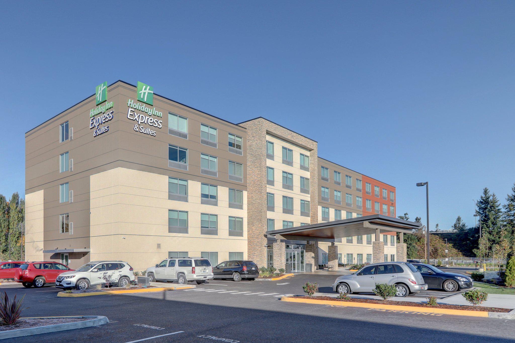 Holiday Inn Express & Suites Auburn Downtown Photo