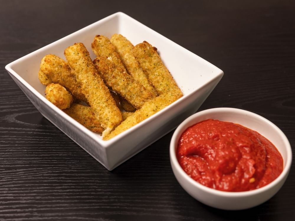 Mozzarella Sticks (10 Pcs)