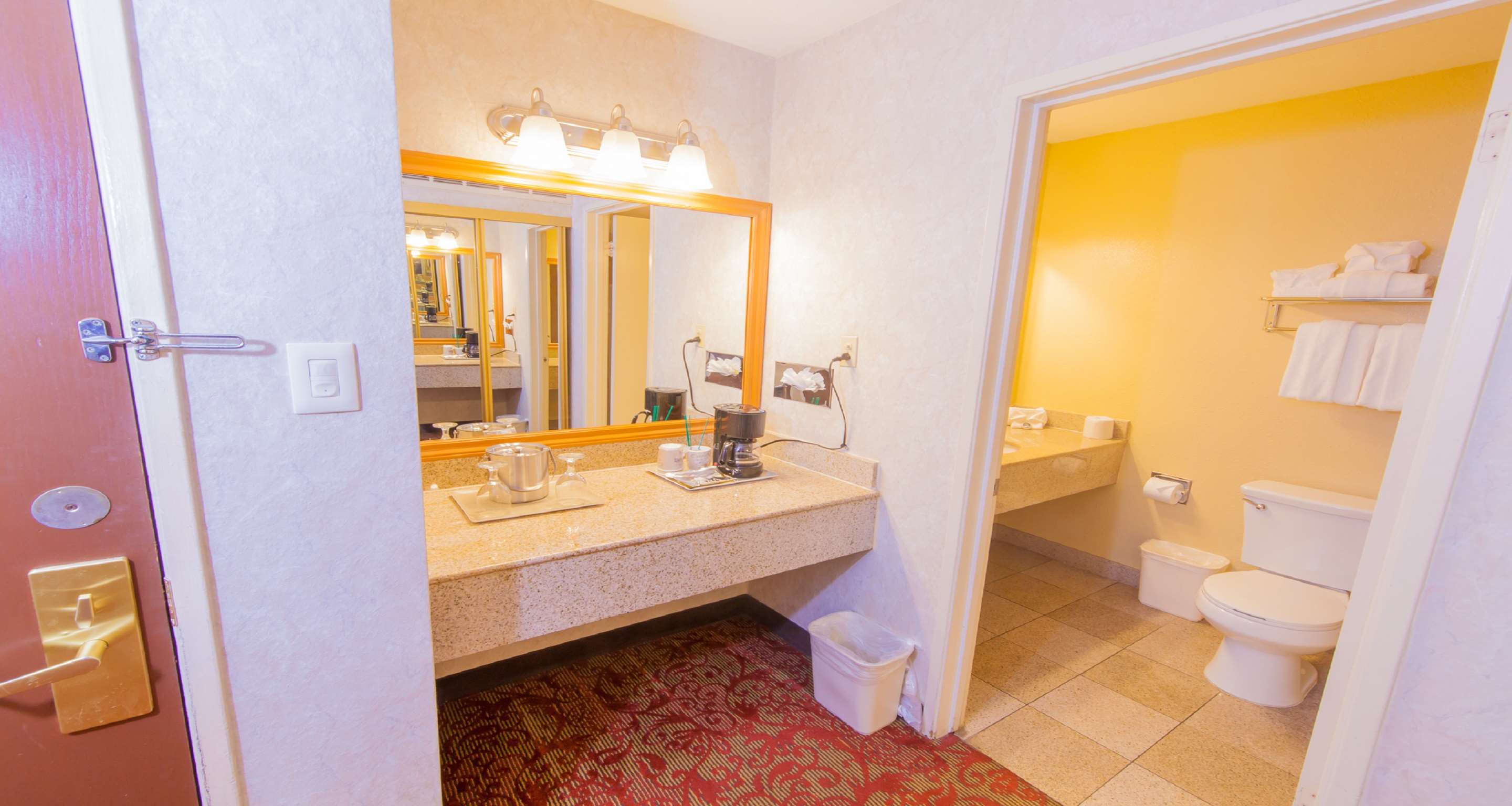 SureStay Plus Hotel by Best Western Bakersfield North Photo