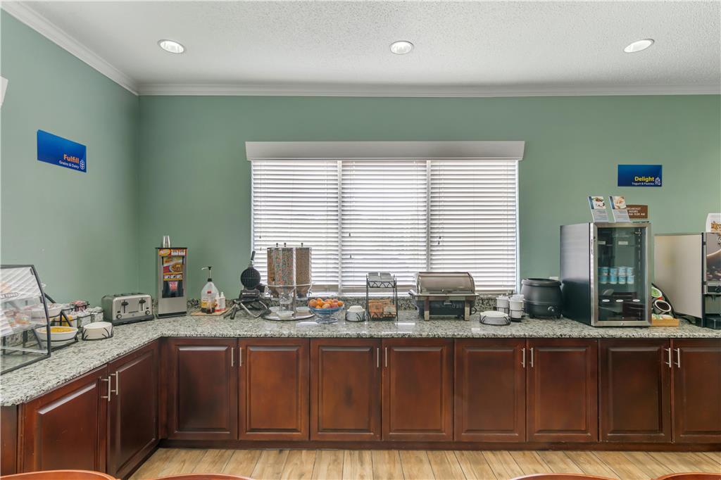 Best Western Teal Lake Inn Image