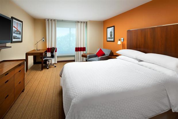 Images Four Points by Sheraton Hotel & Suites San Francisco Airport