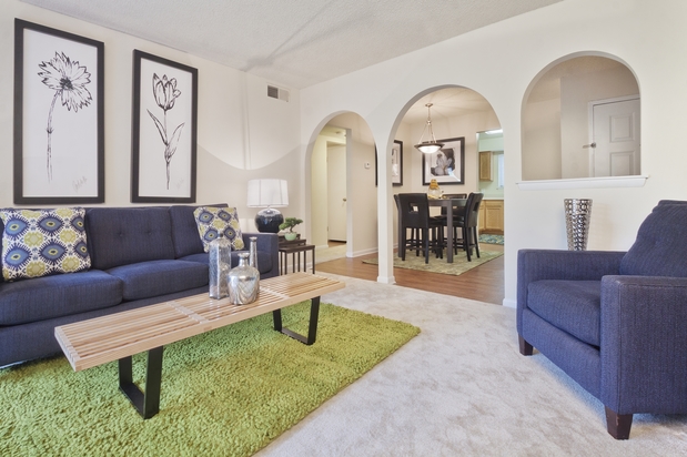 Images Camden Foxcroft Apartments