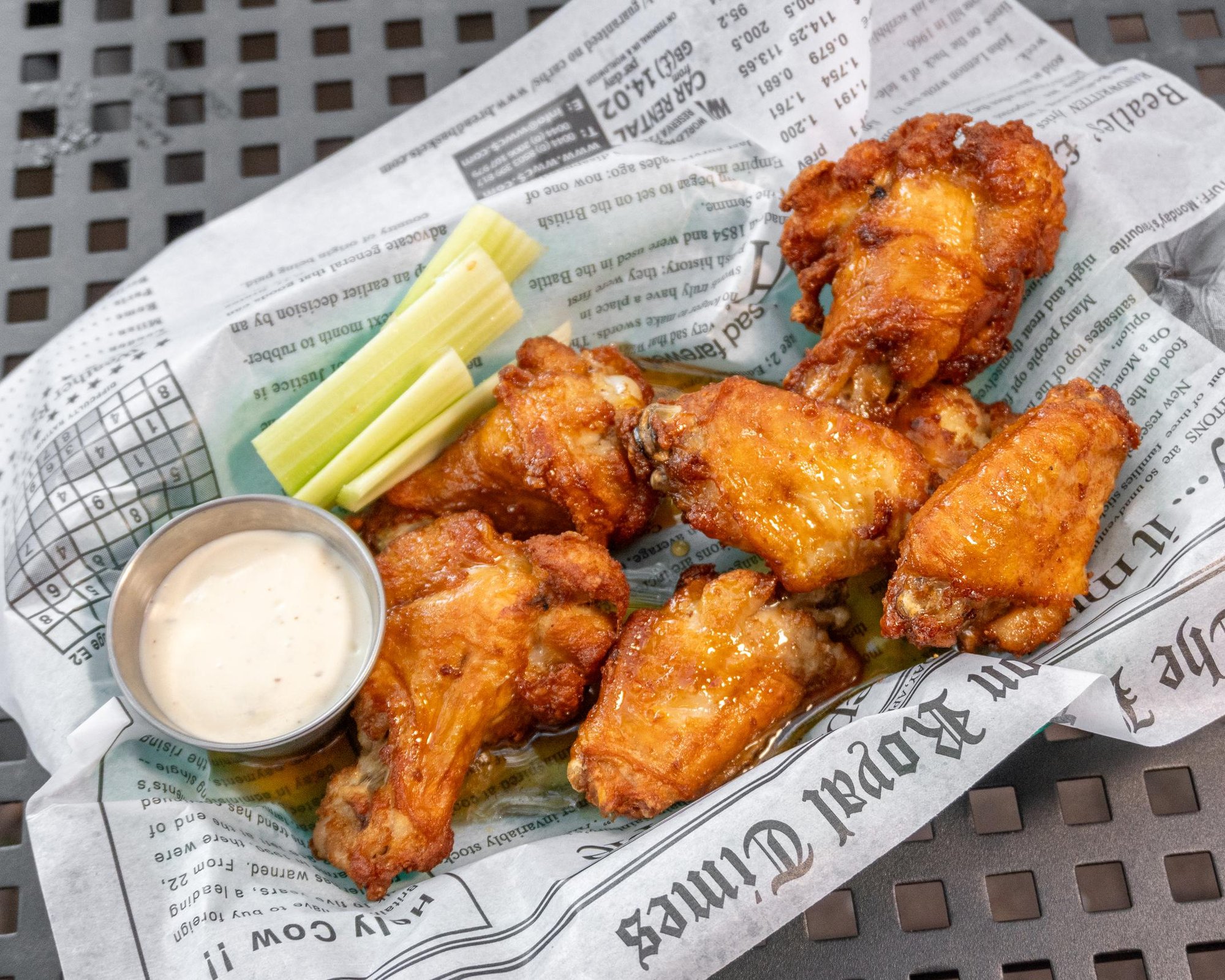 (16) Chicken Wings