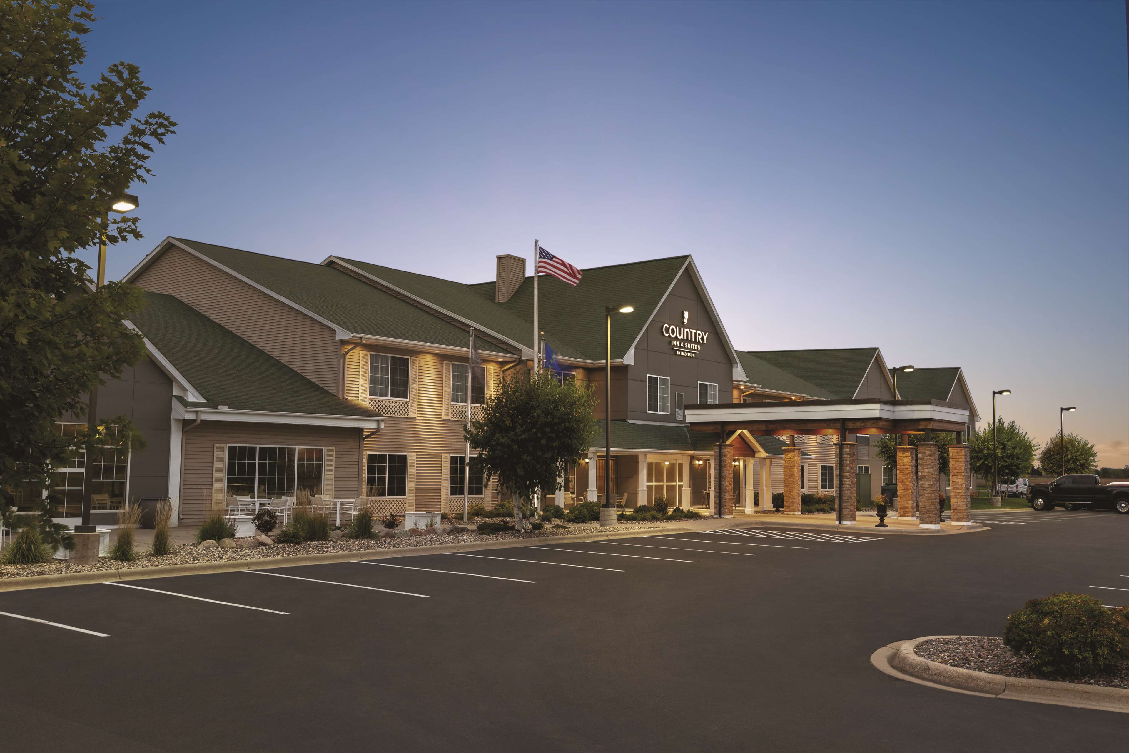 Country Inn & Suites by Radisson, Willmar, MN Photo